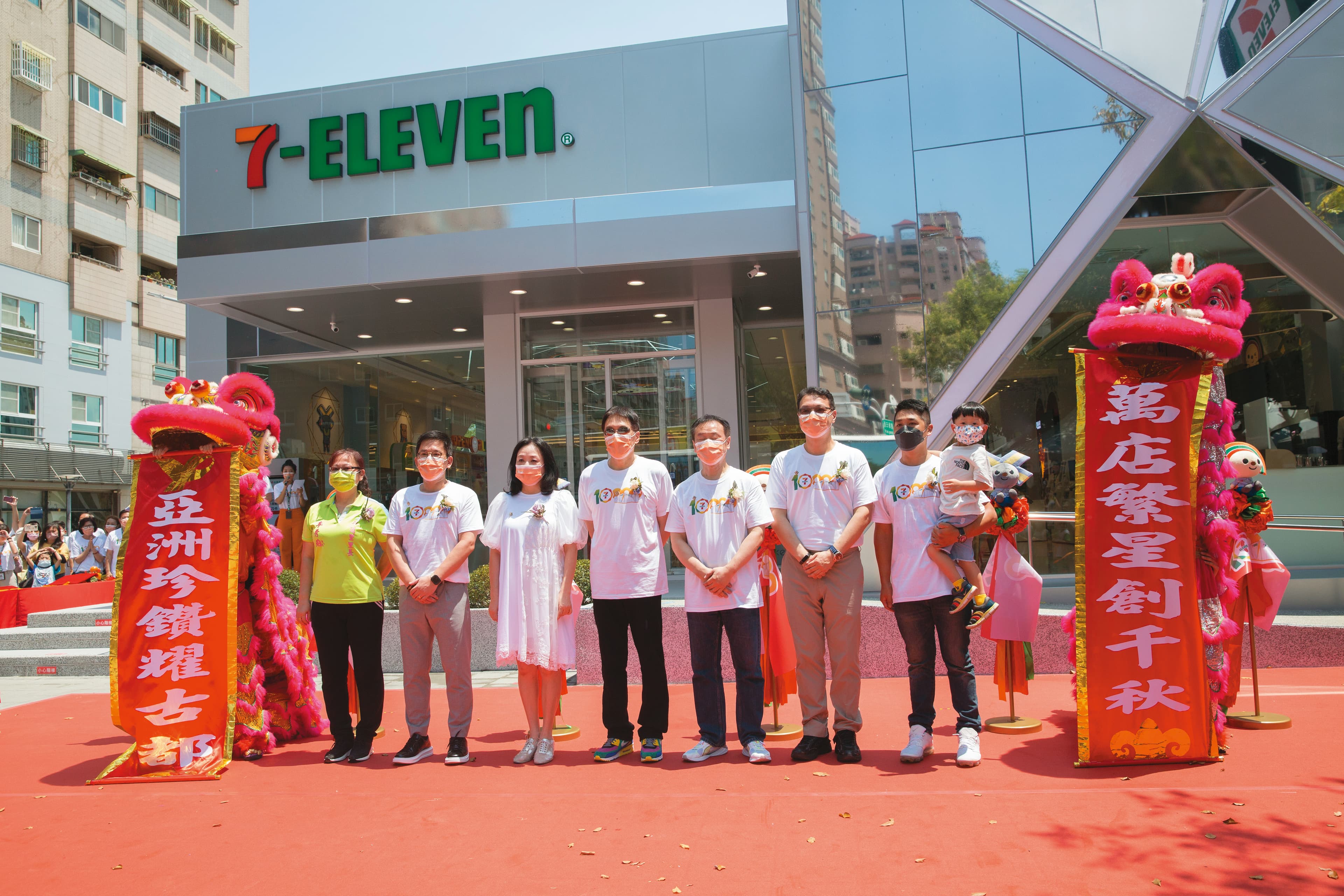 今年7月,統一集團在台南安平開出亞洲第一萬家7-ELEVEN。