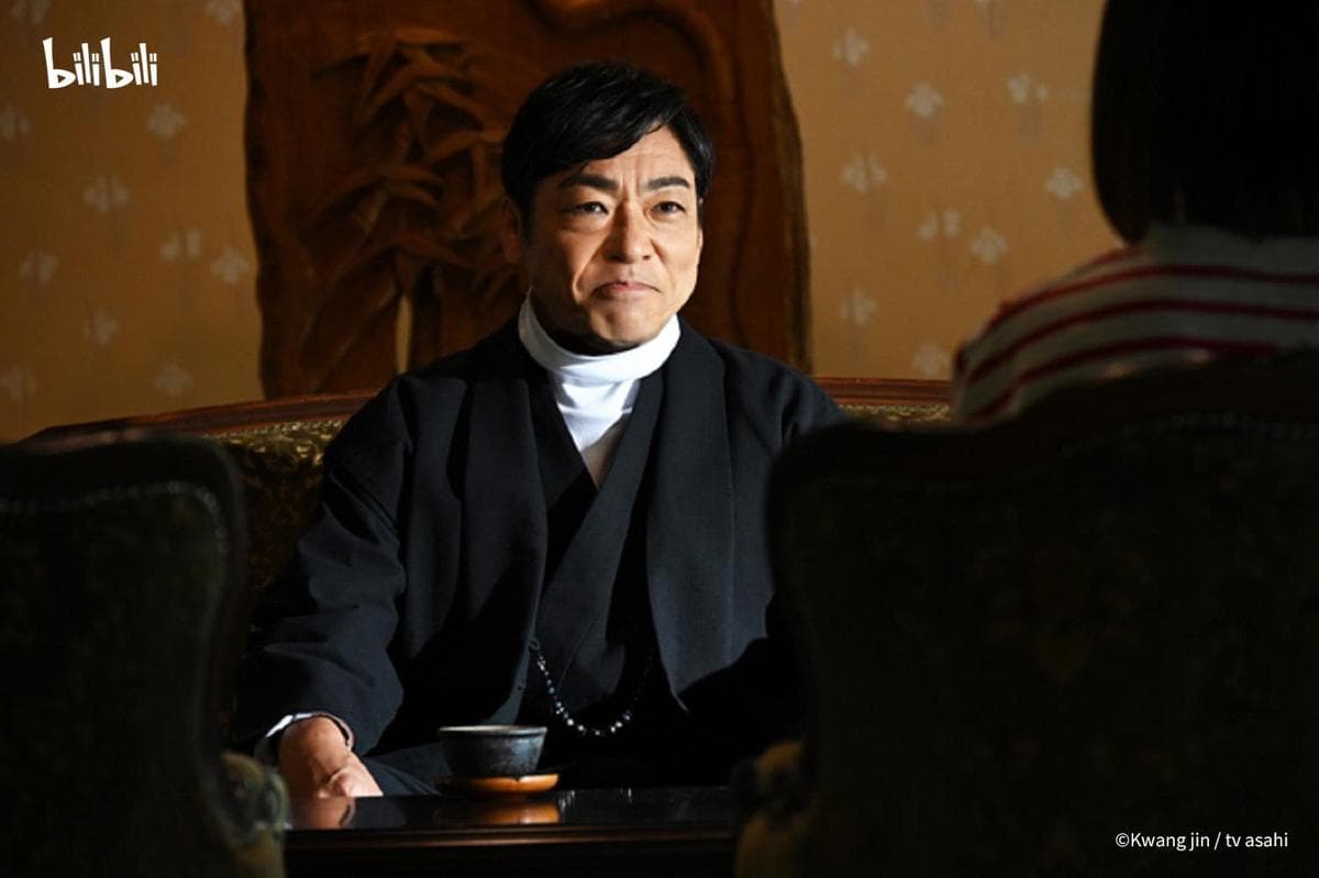 香川照之在《六本木Class》飾演飲食集團「長屋控股」會長長屋茂。(bilibili提供)