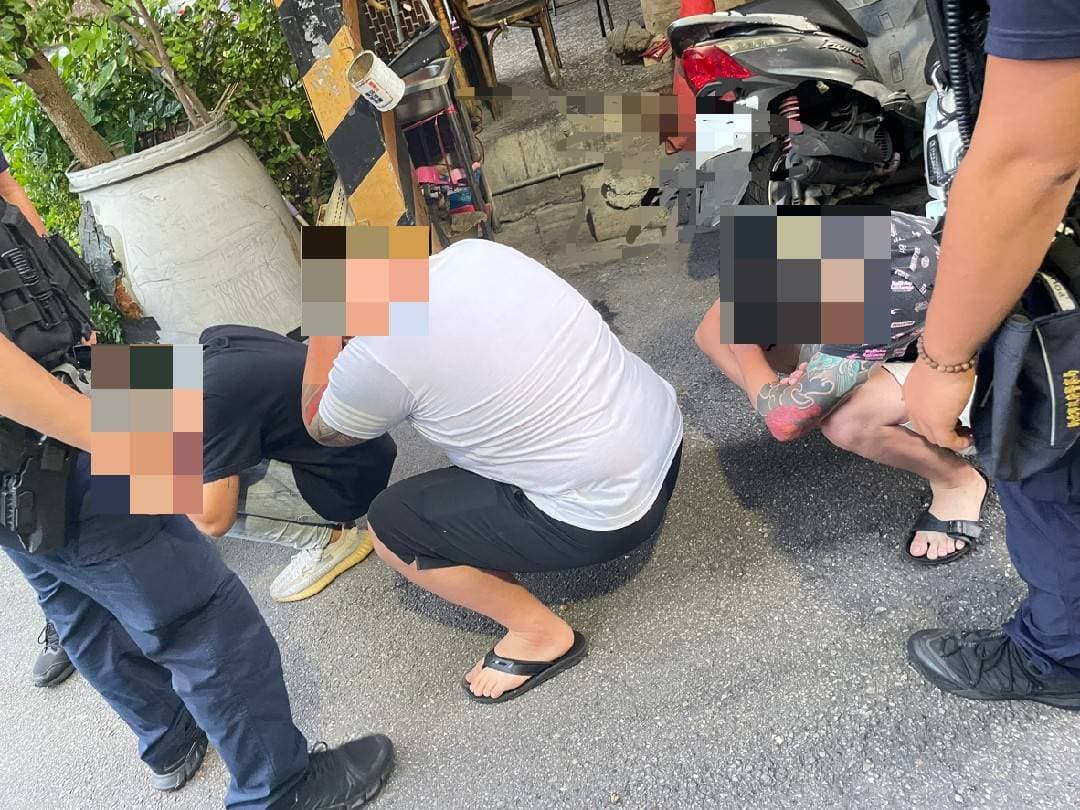 警方循線逮捕砸店惡煞。(翻攝畫面)