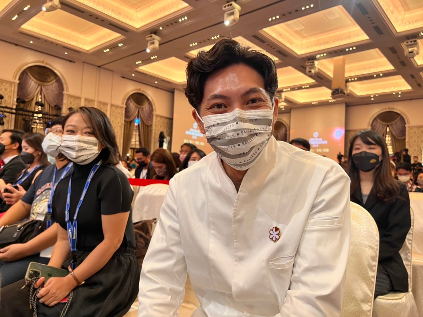 「Embers」主廚Wes也現身會場,身為台北人的他,使用大量原住民食材,打造山林概念餐廳,成功摘下綠星。