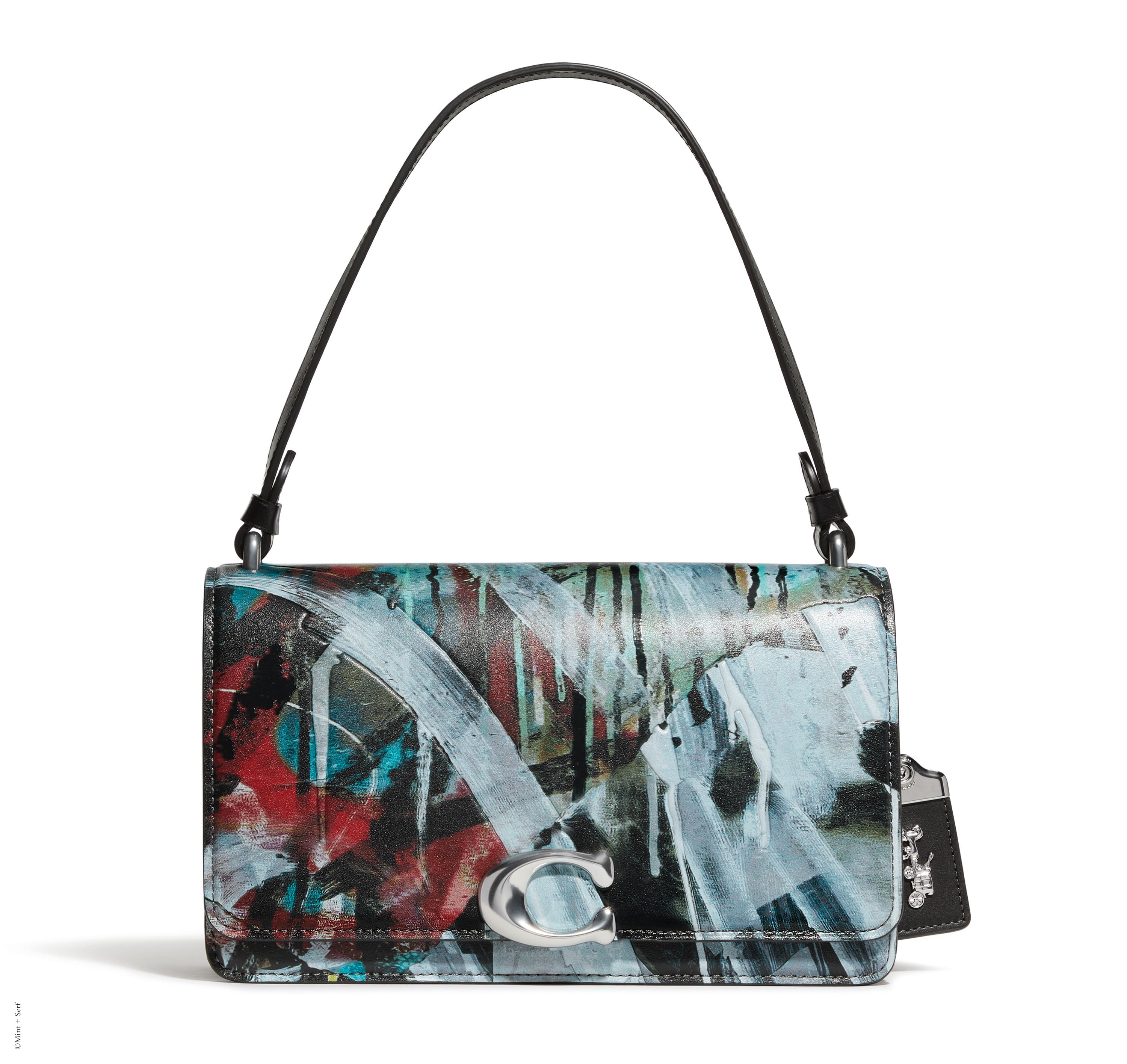Mint+Serf塗鴉印花Bandit肩背包,NT$29,800。(Coach提供)