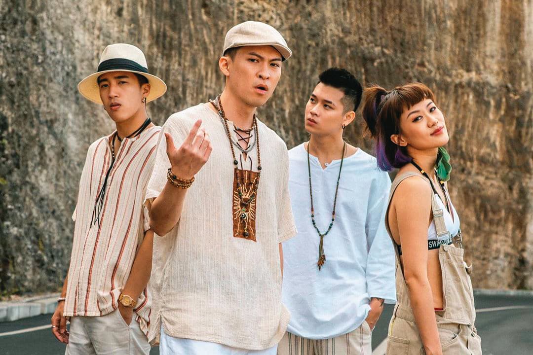 婁峻碩(左起)、 ChrisFlow唐仲彣、高爾宣OSN、 及RĒD°芮德4人組成CHING G SQUAD,其中,高爾宣與芮德熱戀中。(翻攝自高爾宣IG)