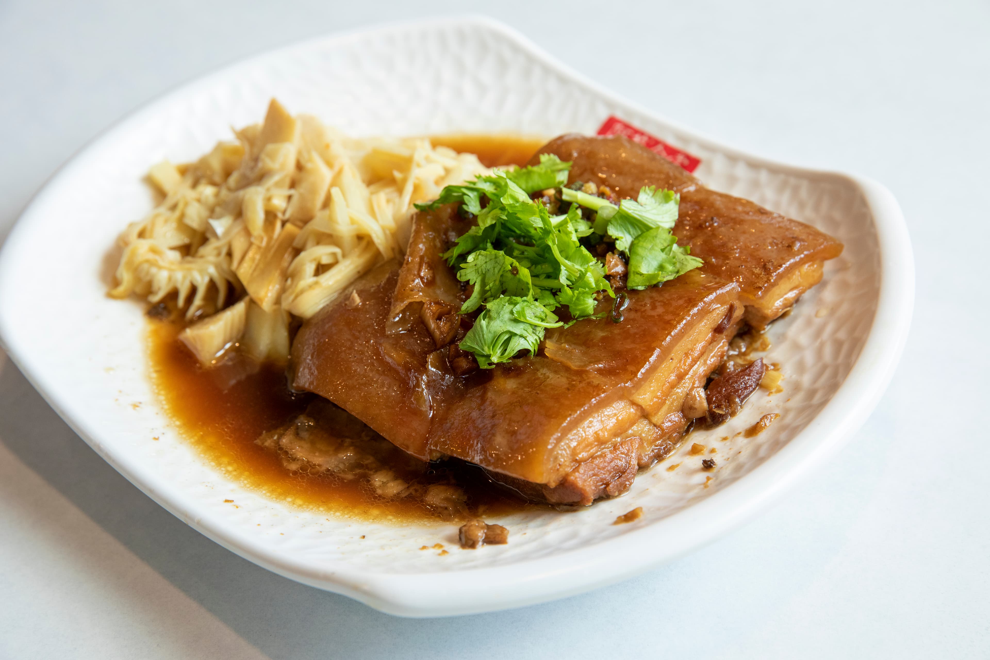 封肉皮Q肉嫩，不會過於肥膩。（小封，300元／份）
