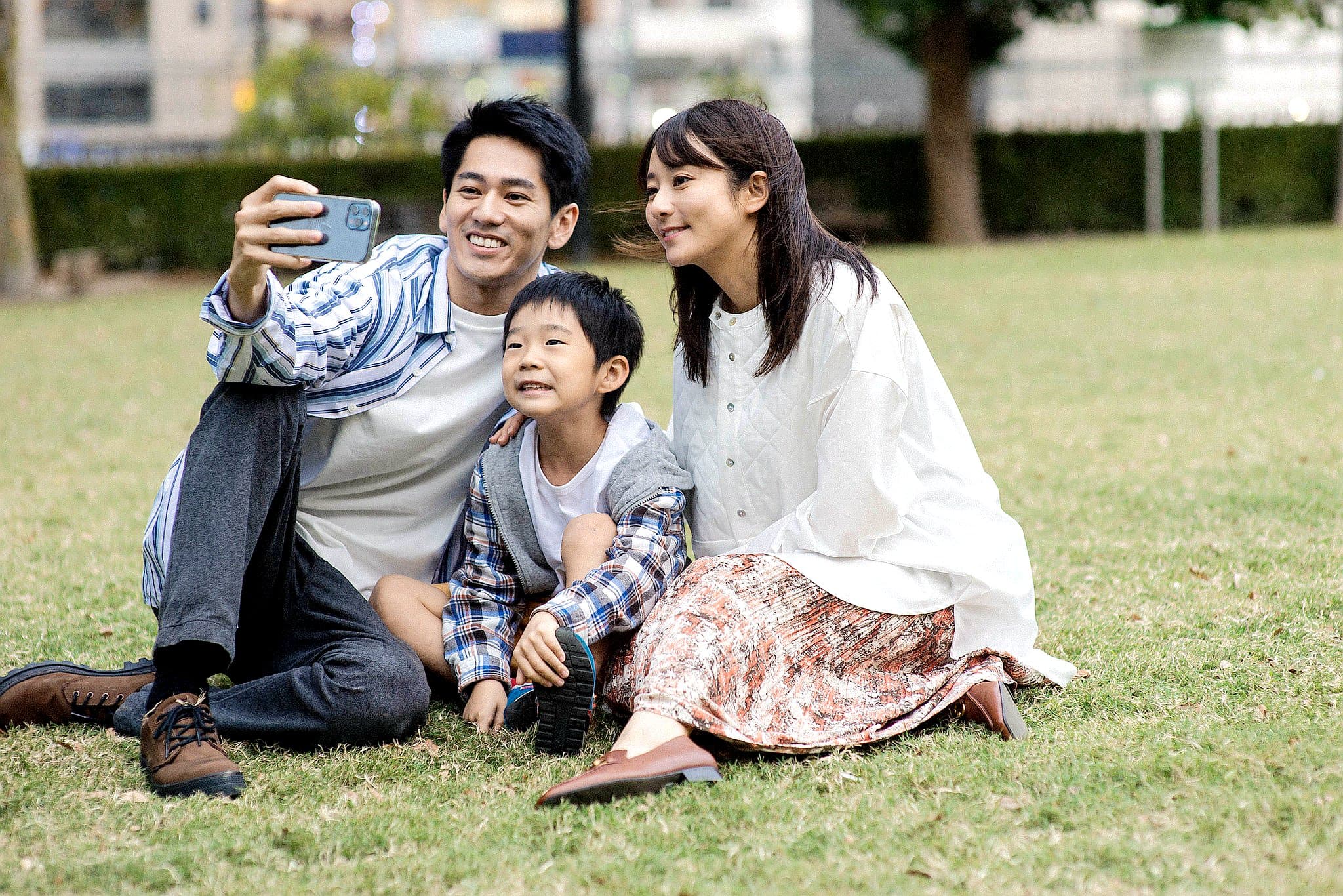 《LOVE LIFE》描述已擁有幸福家庭的已婚女子,意外與前夫重逢,為了幫助對方重新振作,卻打亂自己的家庭與人生。(海鵬)