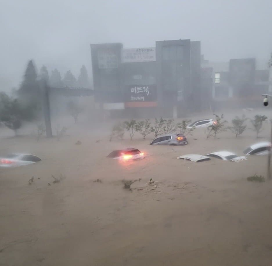軒嵐諾重創南韓，帶來豐沛雨量。（翻攝自推特）