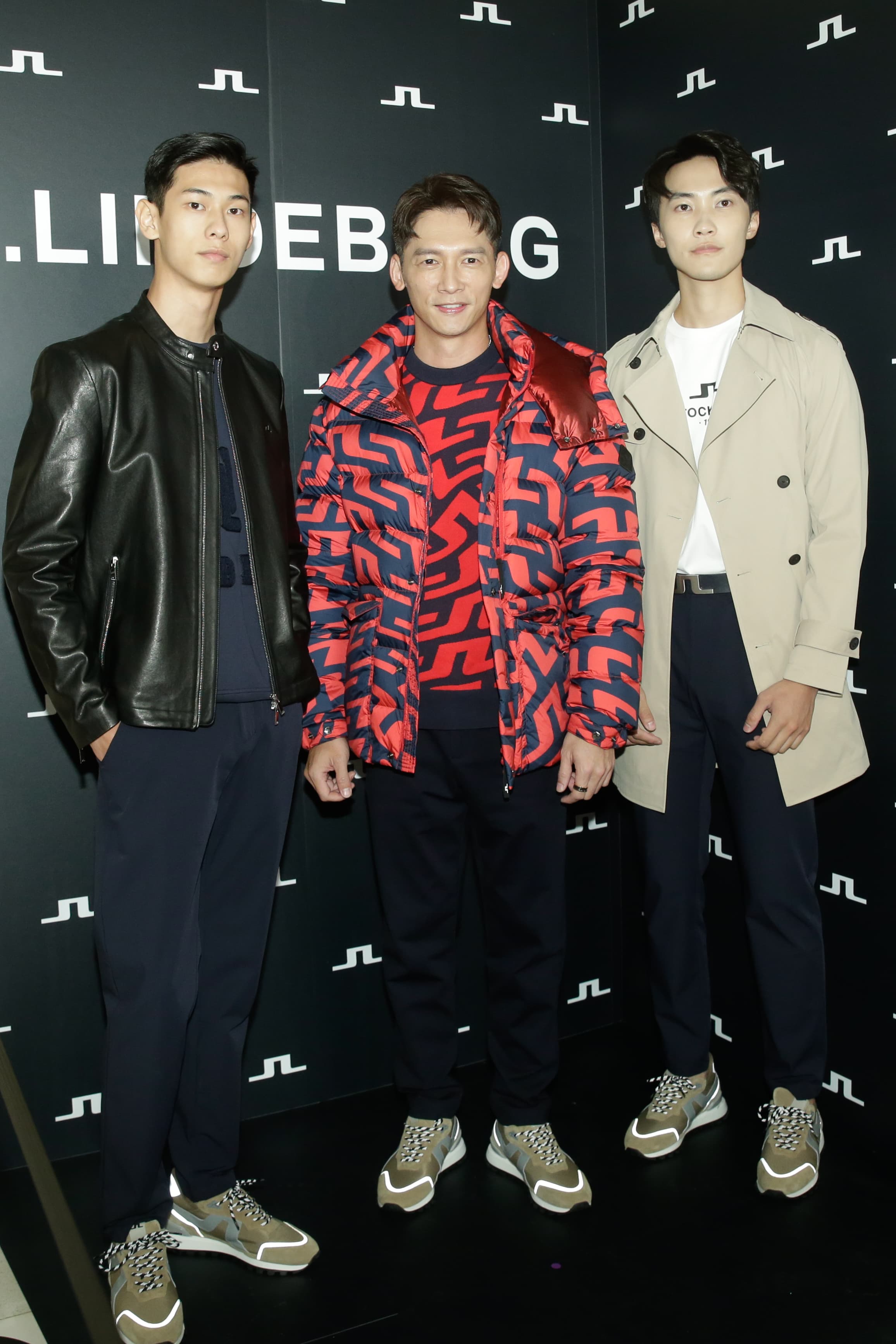 温昇豪(中)與男模展示J.LINDEBERG秋冬系列。