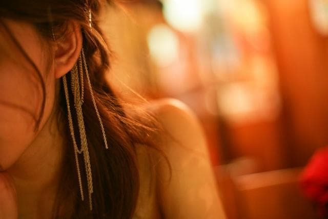 吳女強調與蕭男交往期間沒有其他男友,房子與車子都是熱戀時對方主動贈予。(示意圖,photoAC)