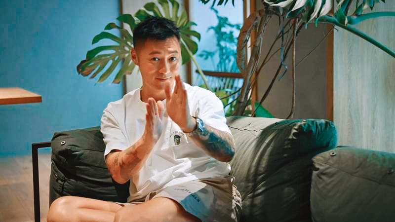 除了潮牌、NFT,余文樂也經營YouTube個人頻道,推出《Inside Out》系列影片,已拍攝了兩季。