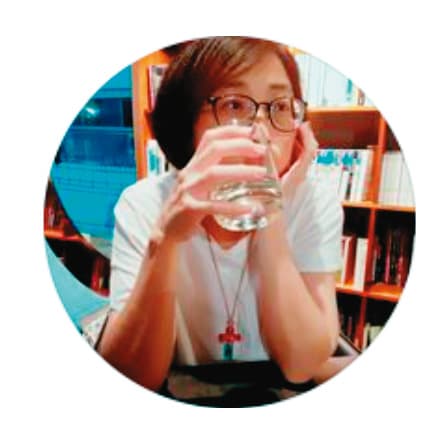 顏小姐，高雄人。
