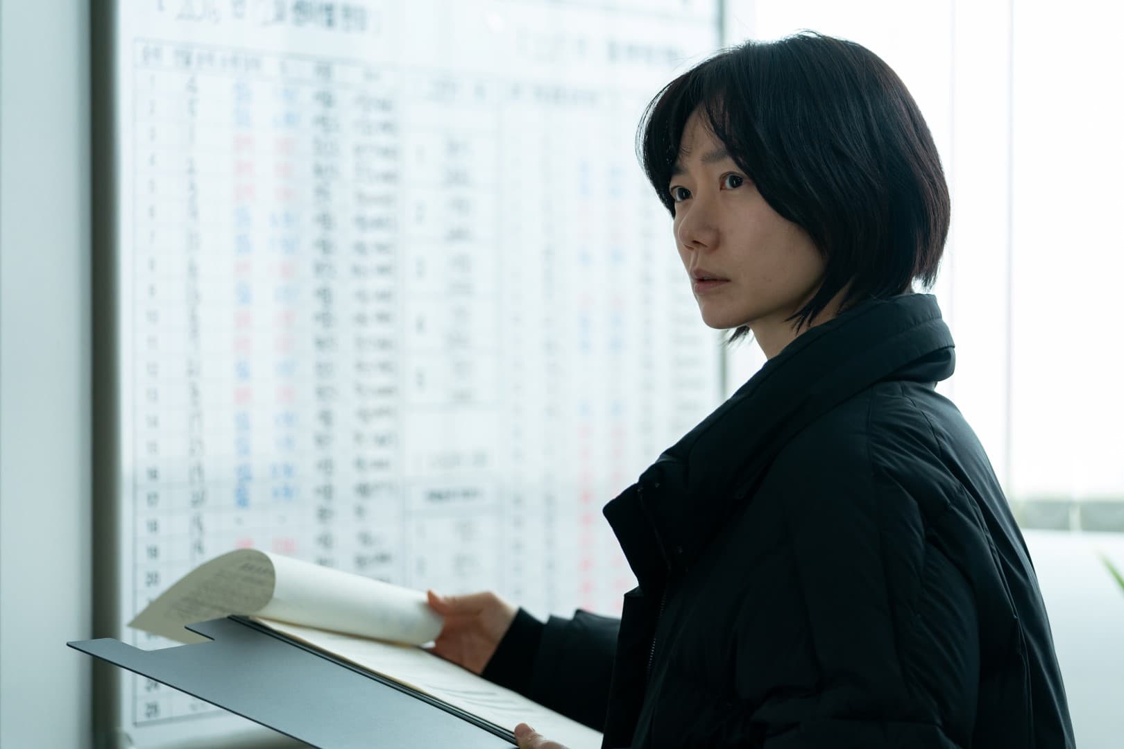 裴斗娜繼《嬰兒轉運站》後再演刑警,揭開女高中生案的真相。(金馬影展提供)