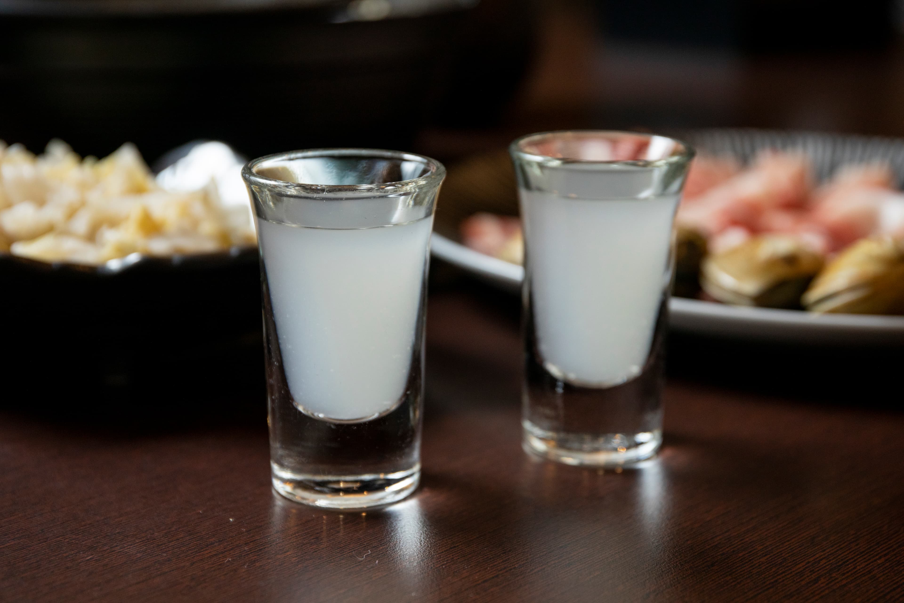 用餐前，白宇皓會請客人先喝1杯老滷汁，體驗自然發酵的酸白菜風味。