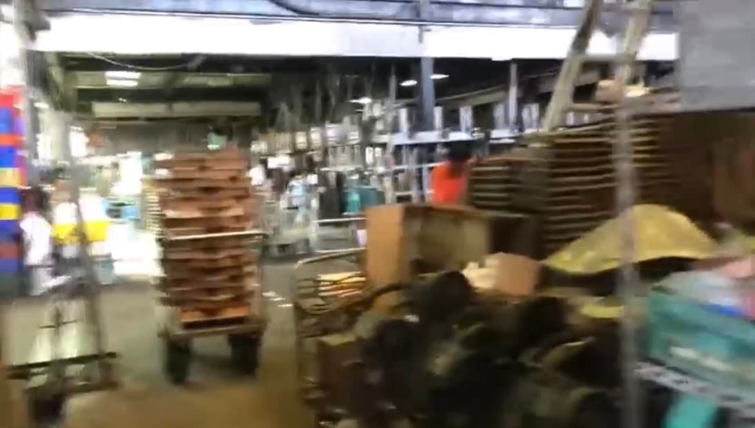 豆腐工廠環境惡劣。(翻攝畫面)