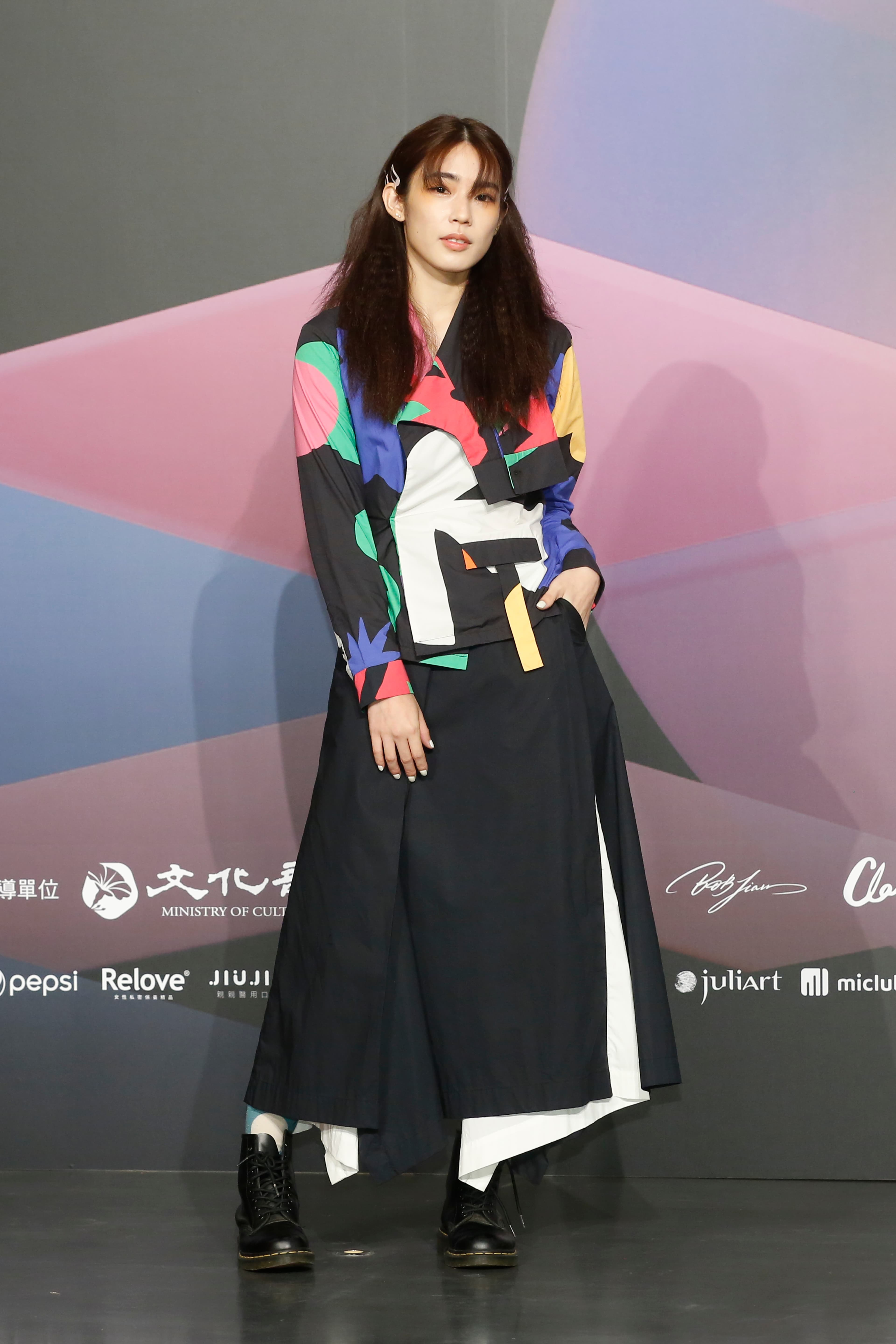 《完全娛樂》主持人林思宇在《台北女子圖鑑》飾演桂綸鎂的妹妹。