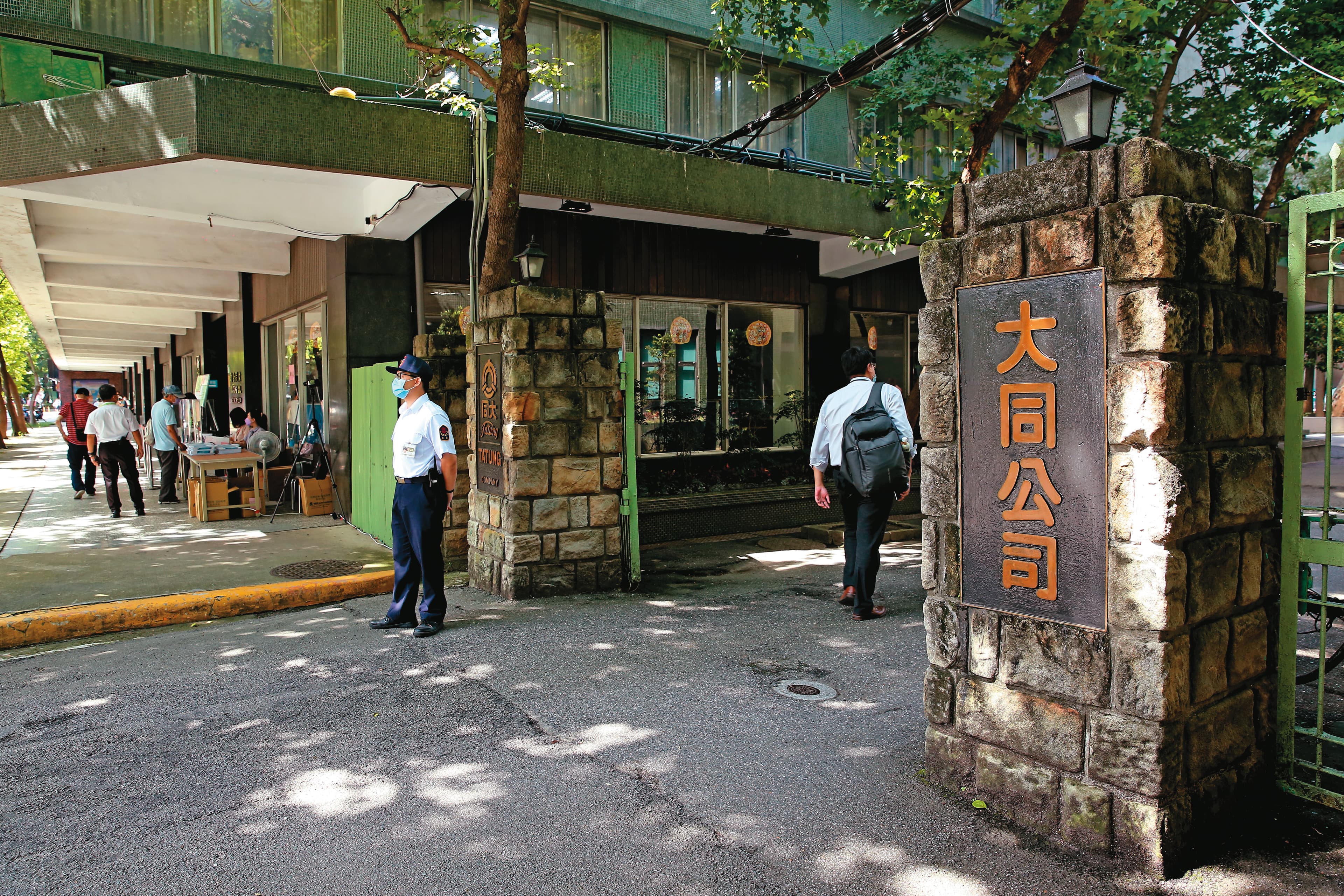 大同公司標下軍備局防彈纖維布標案,再轉包攻衛生產,因布料來自中國等問題,遭沒收及裁罰6,160萬元。