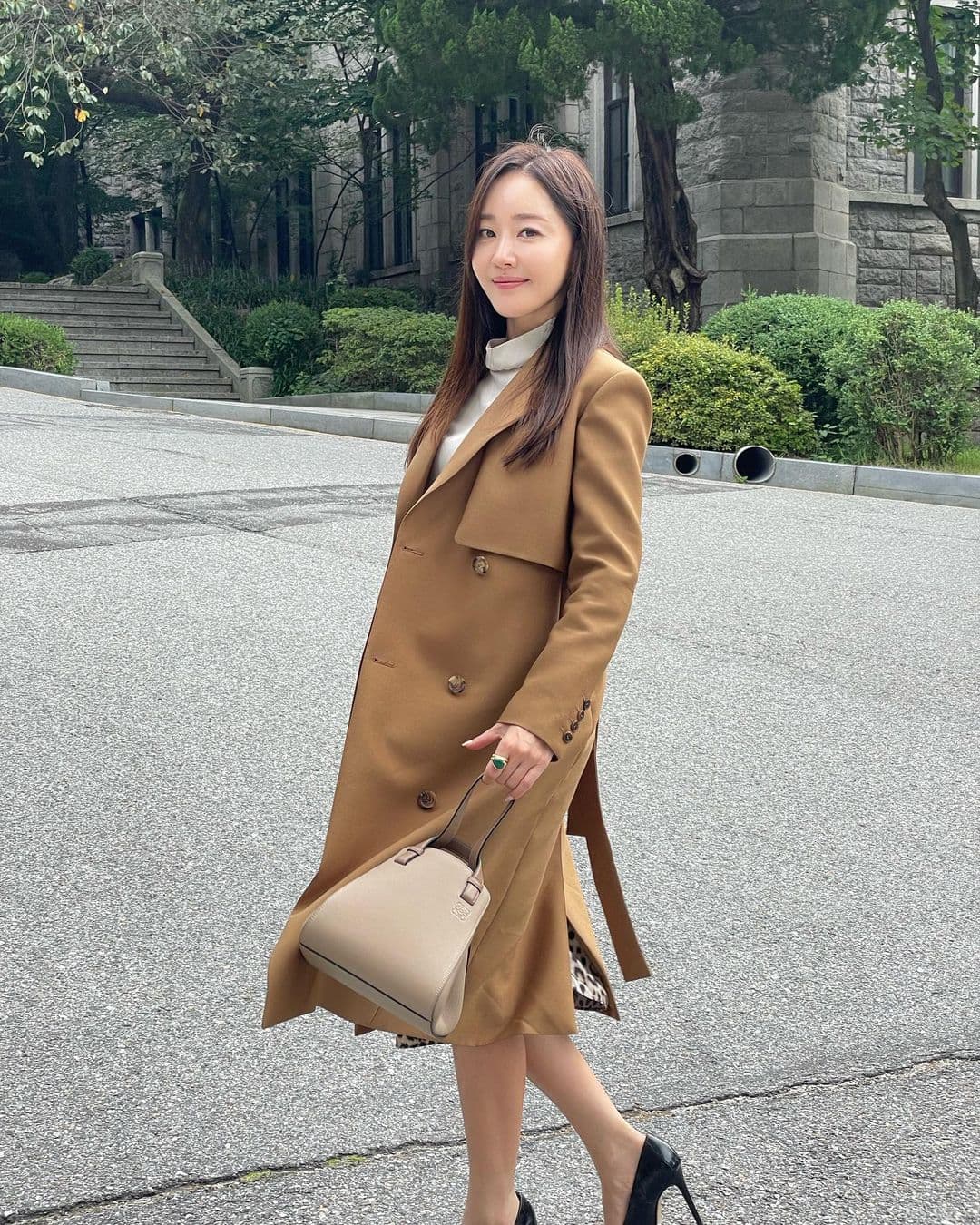 最近在《小女子》表現出色的嚴志媛也赴美參加孔曉振婚禮。(翻攝嚴志媛IG)