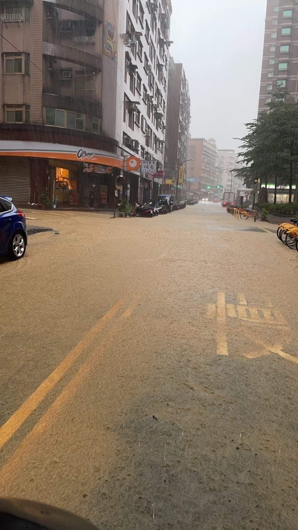汐止達一級淹水。（翻攝自汐止集團）