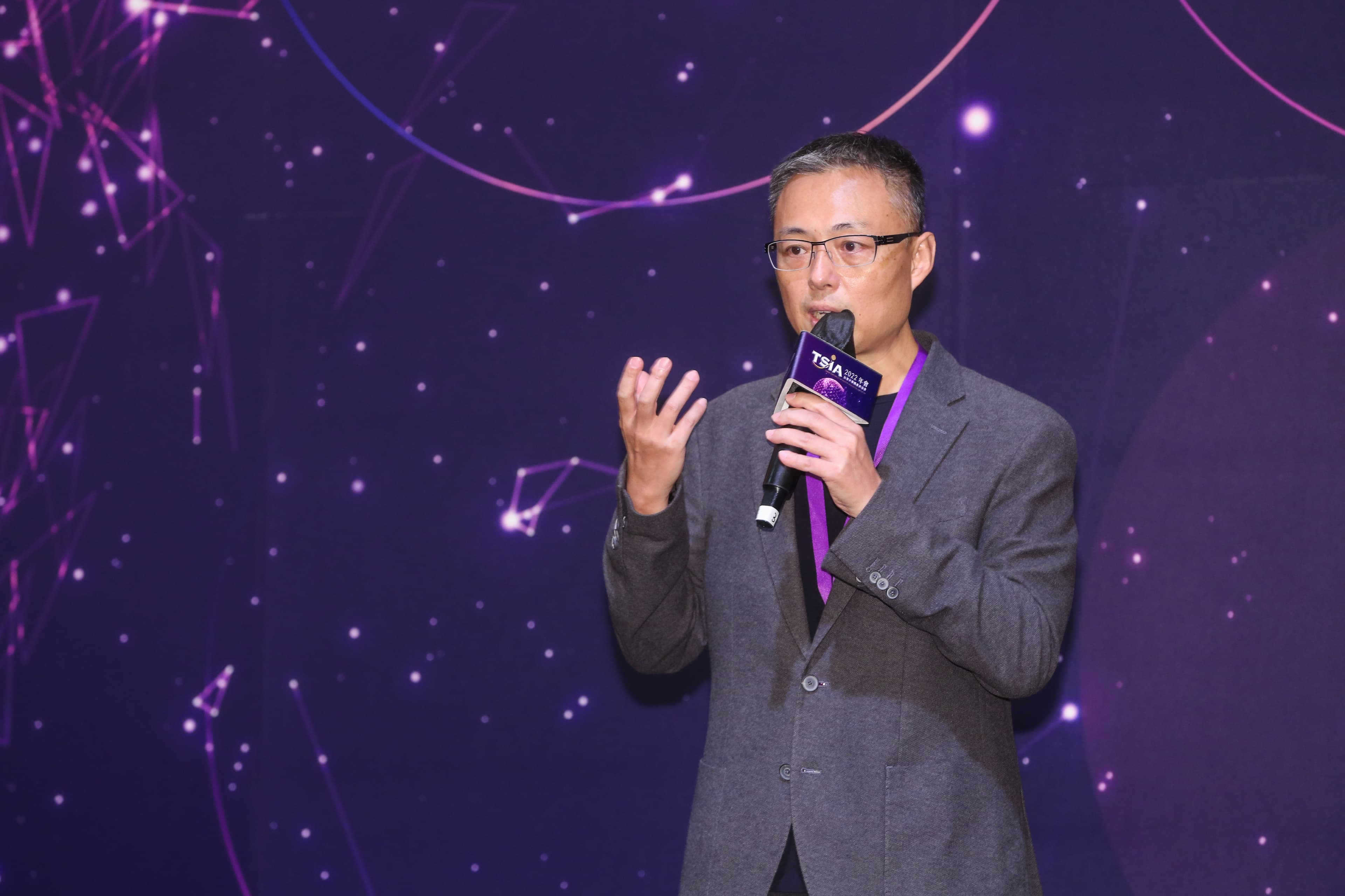 宏達電全球副總裁兼亞太區總經理黃昭穎表示,讓VR更貼近人心,將是元宇宙發展的新挑戰。
