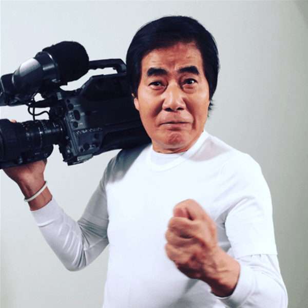「AV帝王」本尊,日本AV傳奇導演村西透。(翻攝村西透推特)