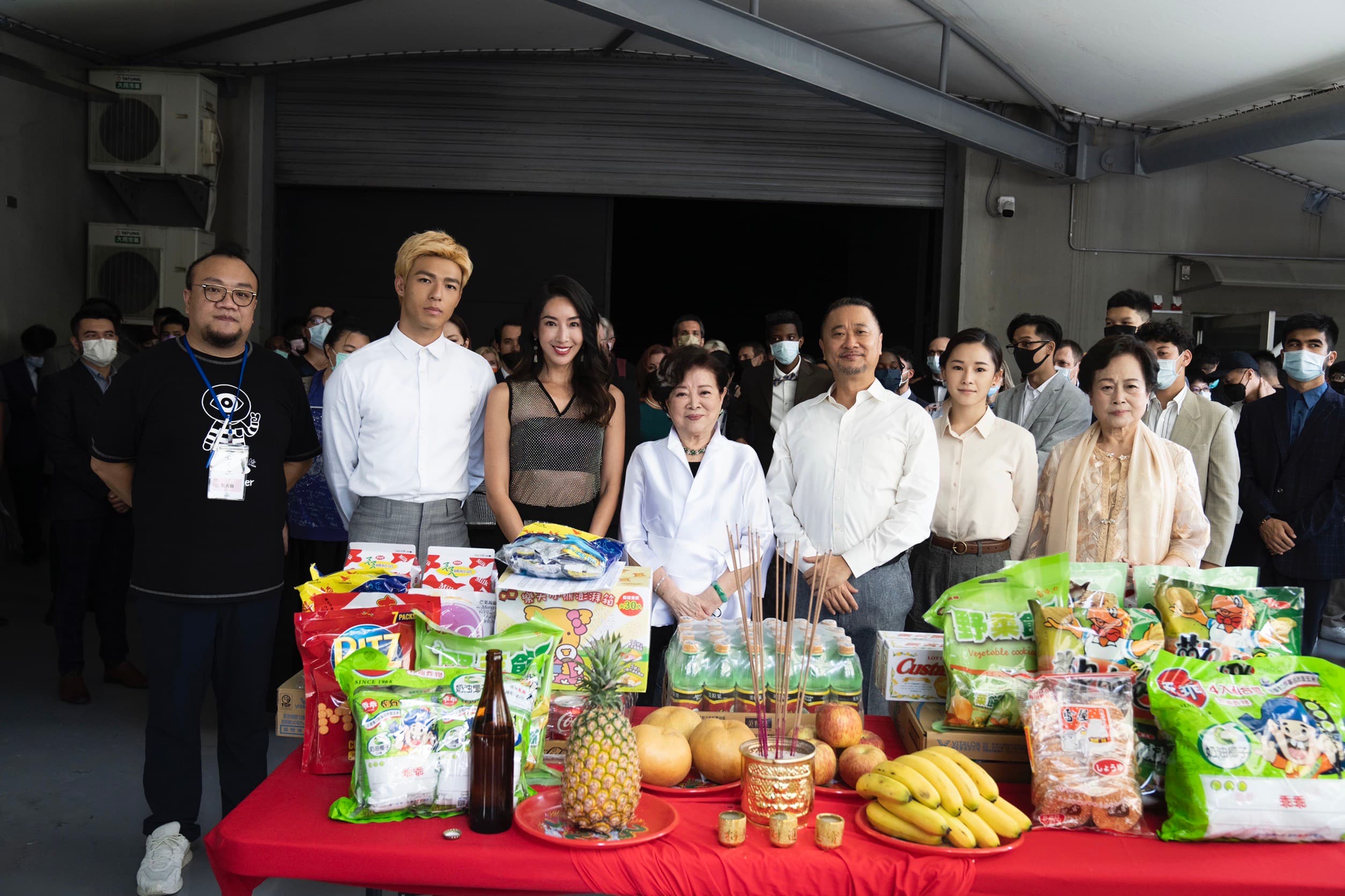 5月《詐團圓》開鏡沒多久就因疫情停拍,8月復拍的隔天又因陳昊森確診,再度影響拍攝進度。(双喜提供)