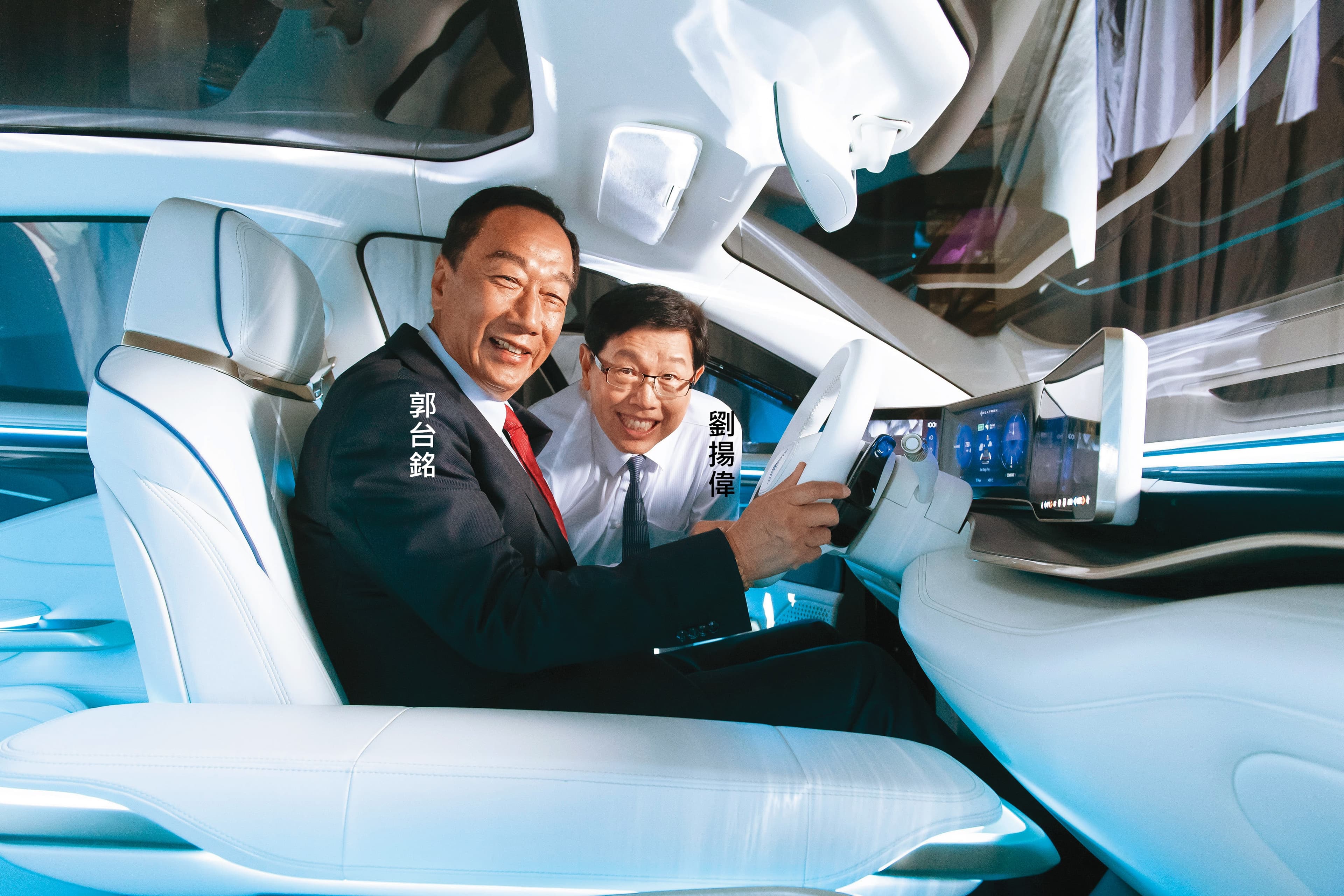 從郭台銘手中接棒鴻海的劉揚偉,全力布局電動車,多次搶占媒體版面,聲量十足。(鴻海提供)