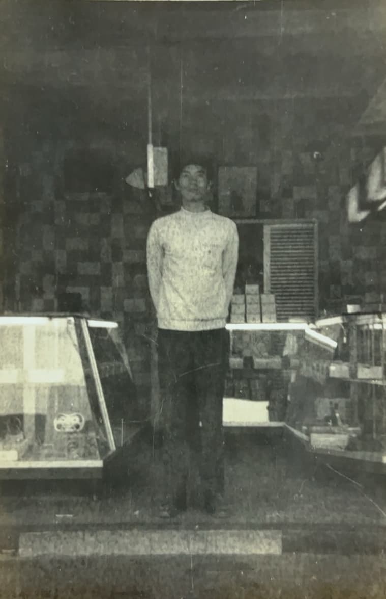 黃永吉19歲進長崎本舖,是首批跟日本師傅學做日式蜂蜜蛋糕的學徒。(喜之坊提供)