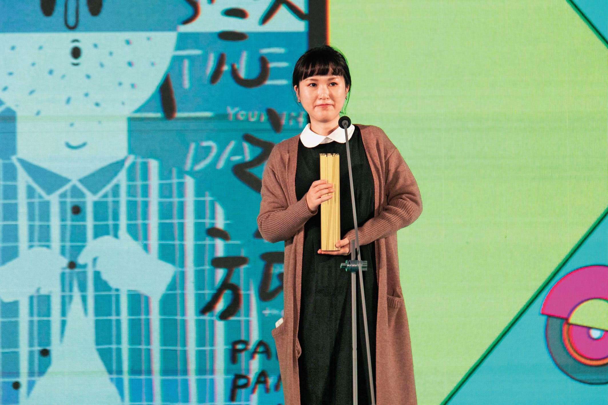 Pam Pam以《瘋人院之旅》奪下第十二屆金漫獎「年度漫畫獎」。(翻攝自金漫GCA臉書)