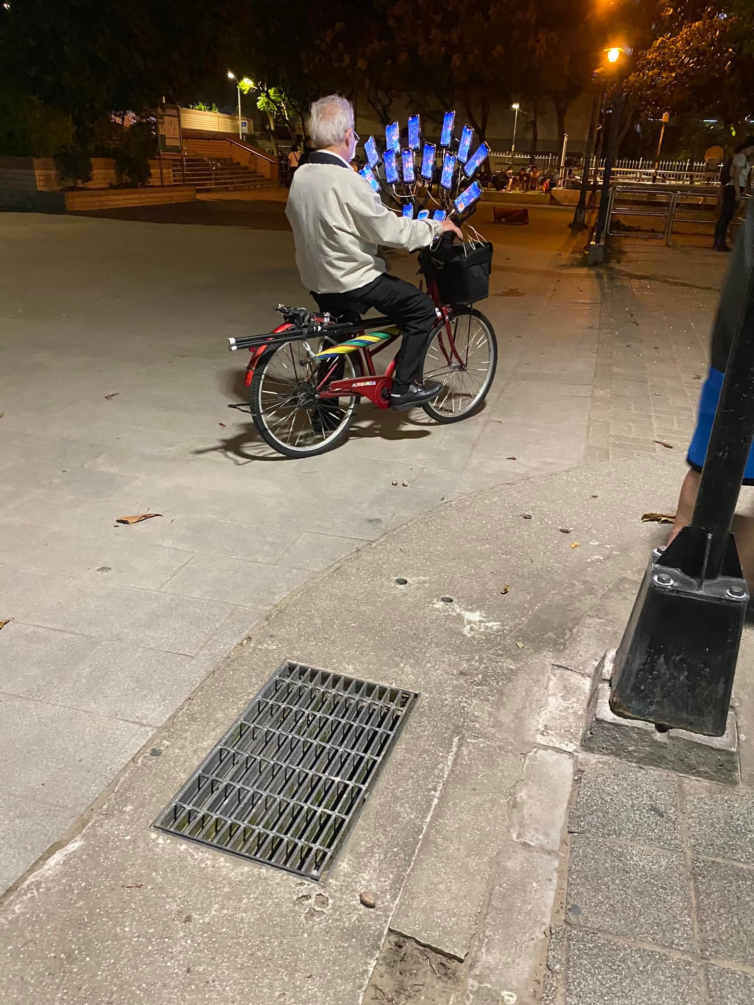 8月傳出中風的寶可夢阿伯再度現身,不少網友紛紛留言祝福。(翻攝自臉書爆系公社寶可夢討論區)