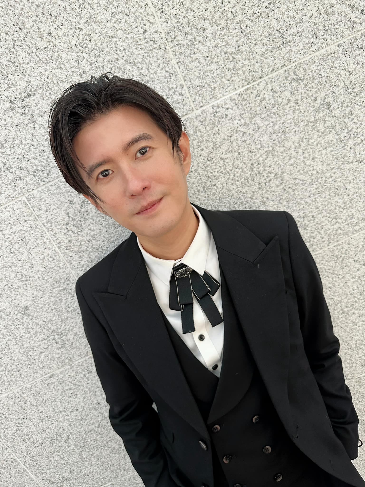 顏永烈2018年初從《食尚玩家》離開加入敵營《愛玩客》陣容。（翻攝自顏永烈臉書）