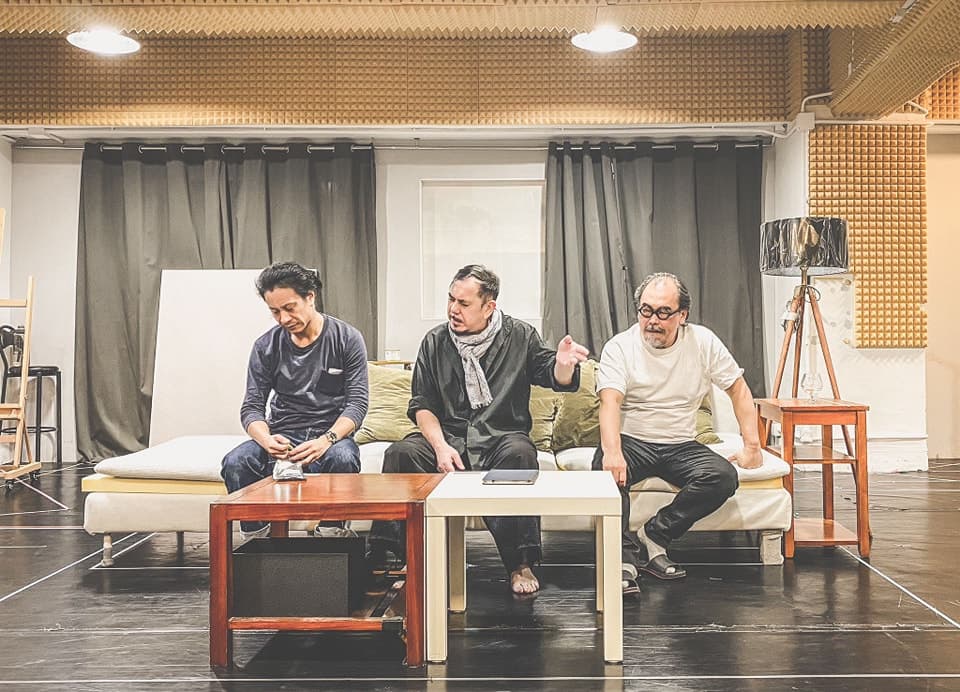 黃秋生原本這段期間要演出舞台劇《2呃22 ART》,但因他與另一位演員確診,演出暫停。(翻攝自黃秋生臉書)