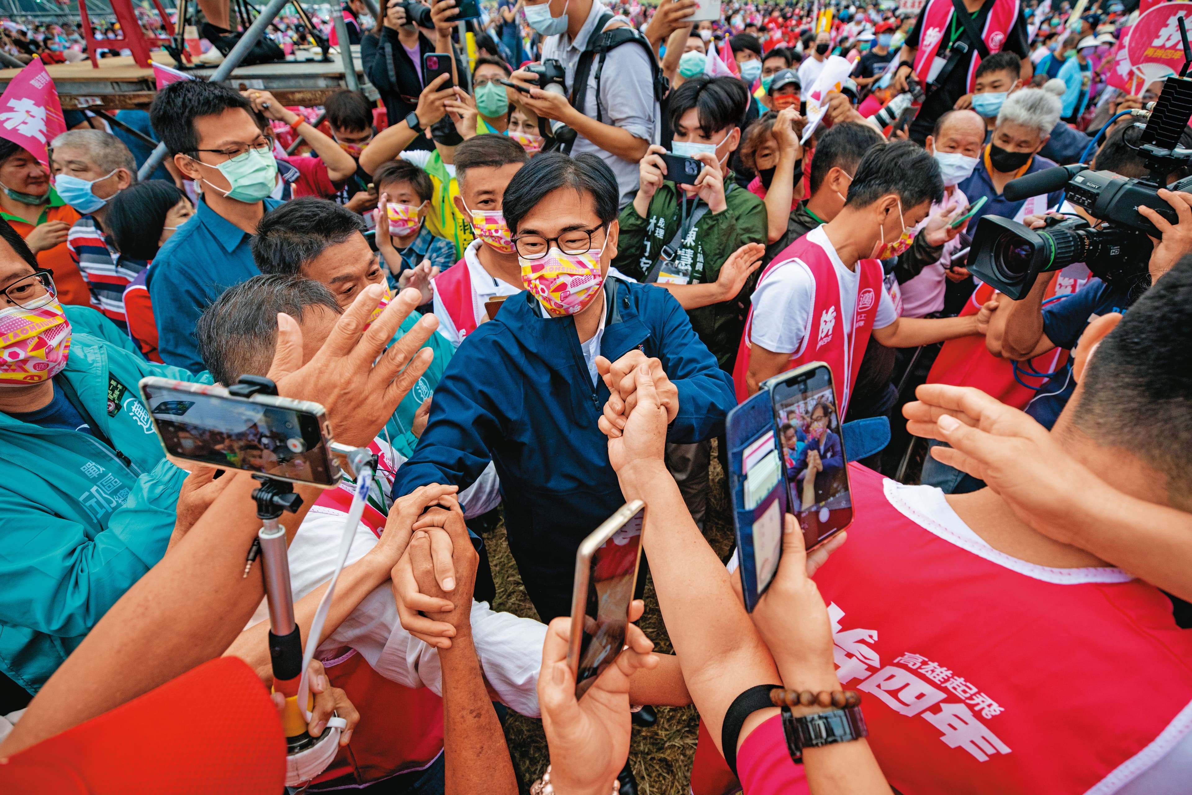 陳其邁競選總部10月底成立,要向市民爭取「再拚4年」。