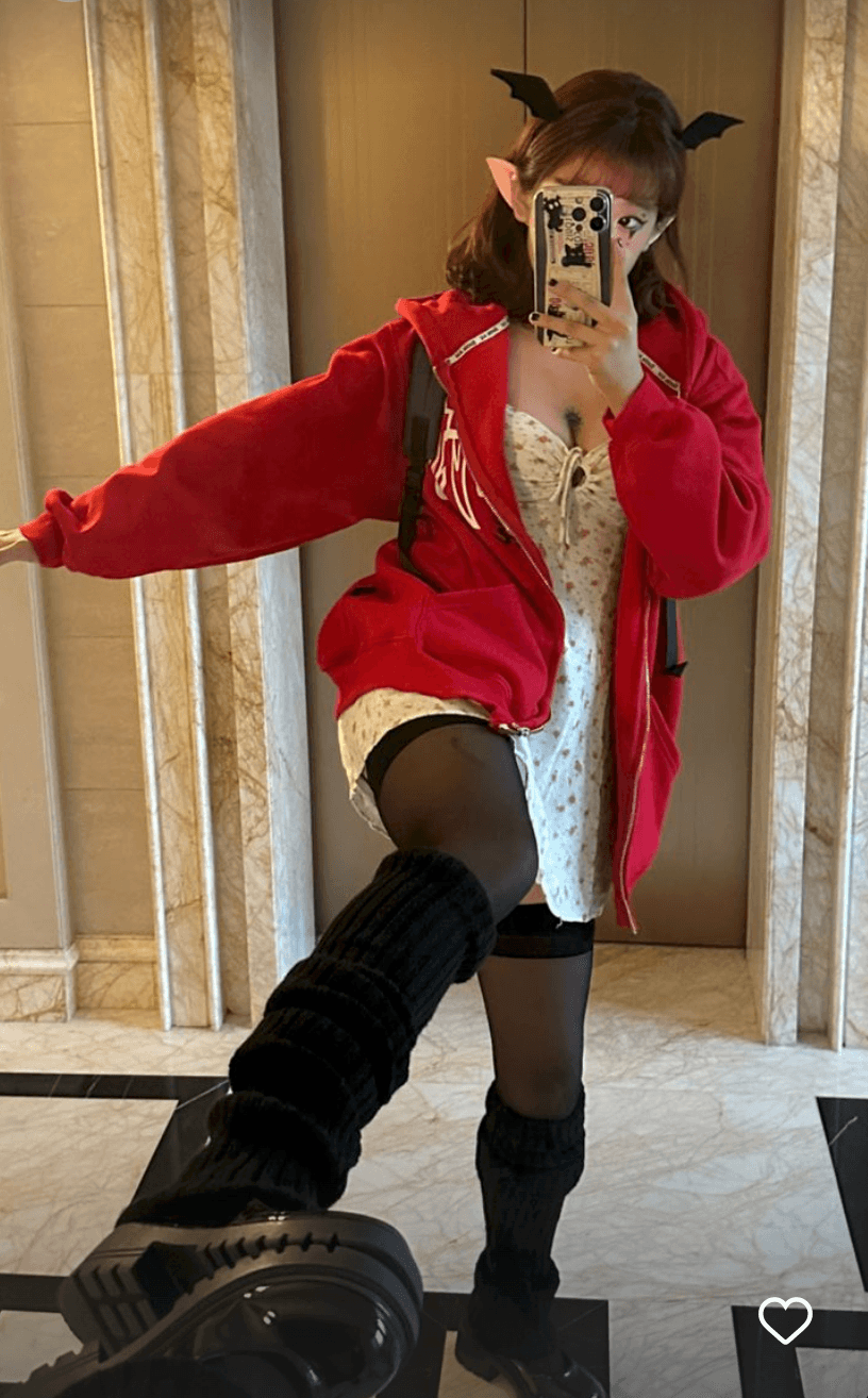 梧桐妹萬聖節扮成小惡魔,爆乳秀性感。(翻攝梧桐妹IG)