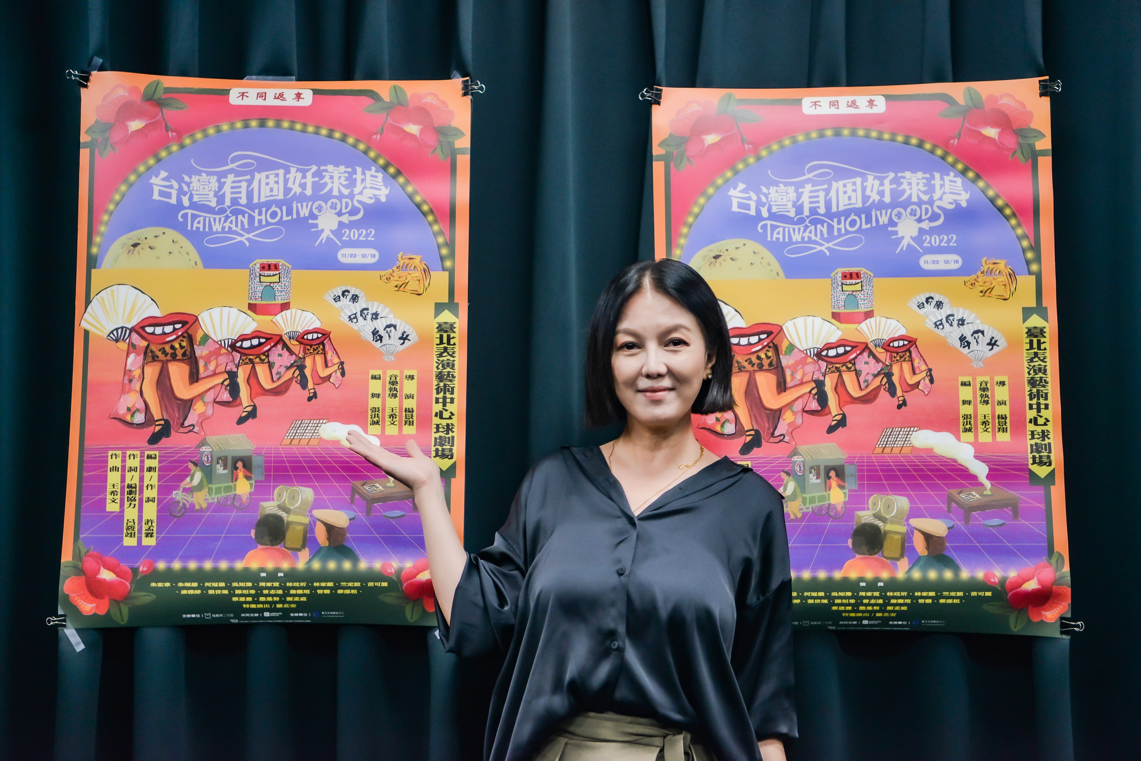 即使台語已經超級溜,苗可麗仍跟著台語老師學習更專業的台語用詞與發音。(瘋戲樂工作室提供)