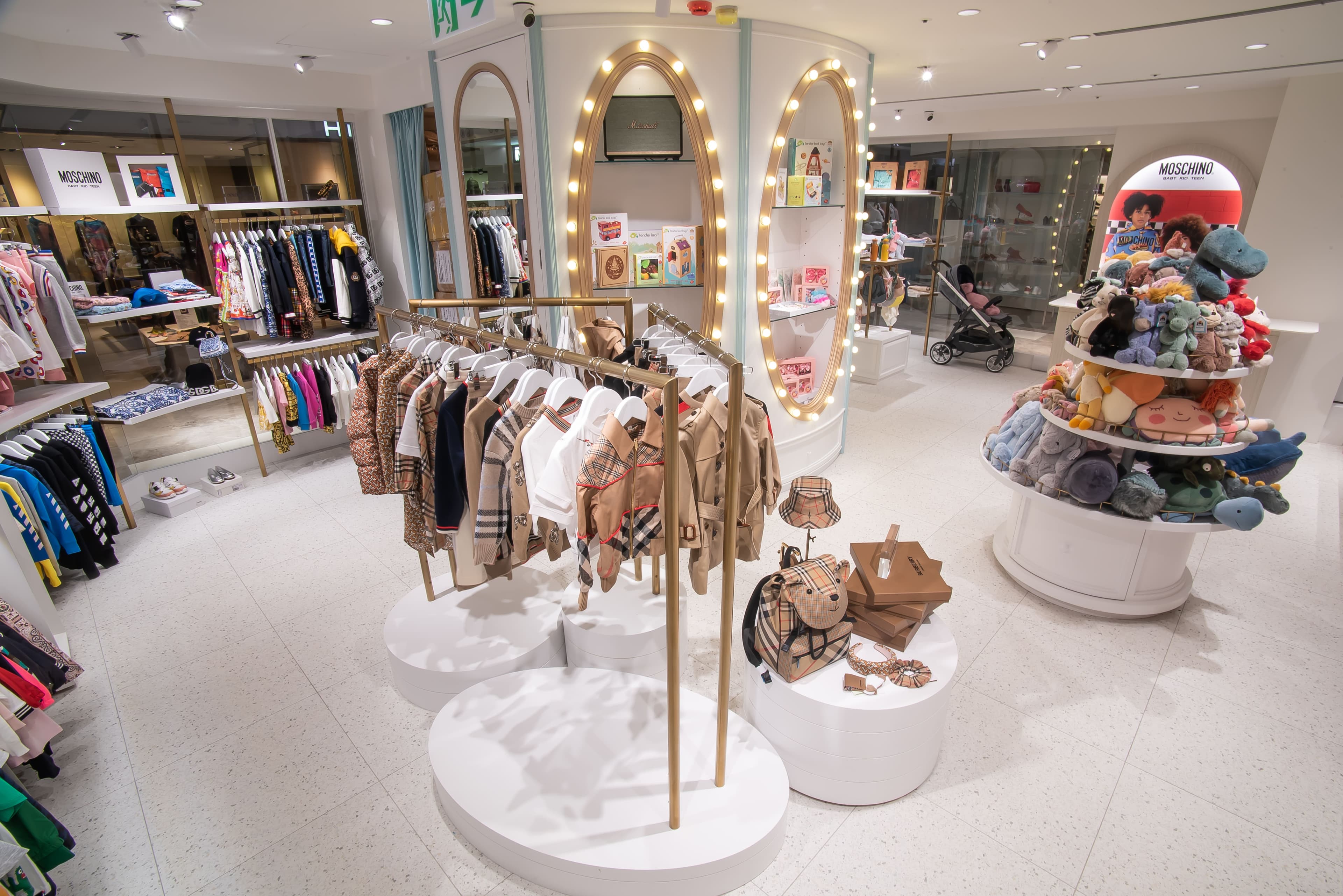 babyMadison進駐高雄漢神本館,成為南部首家國際精品童裝店。(Breeze Couture提供)