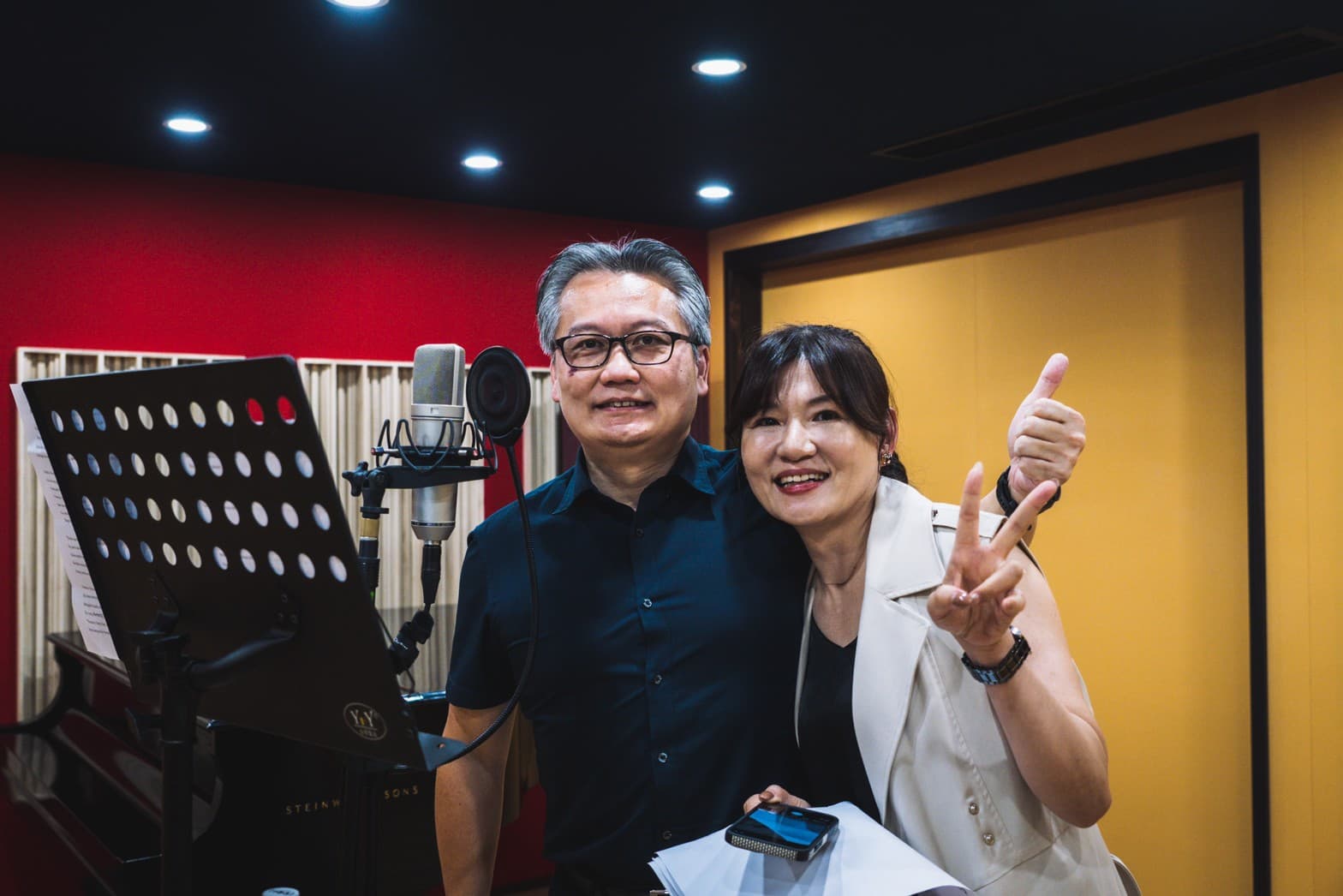 ICU陳志金醫師偕夫人共襄盛舉。(馬克吐溫國際影像提供)