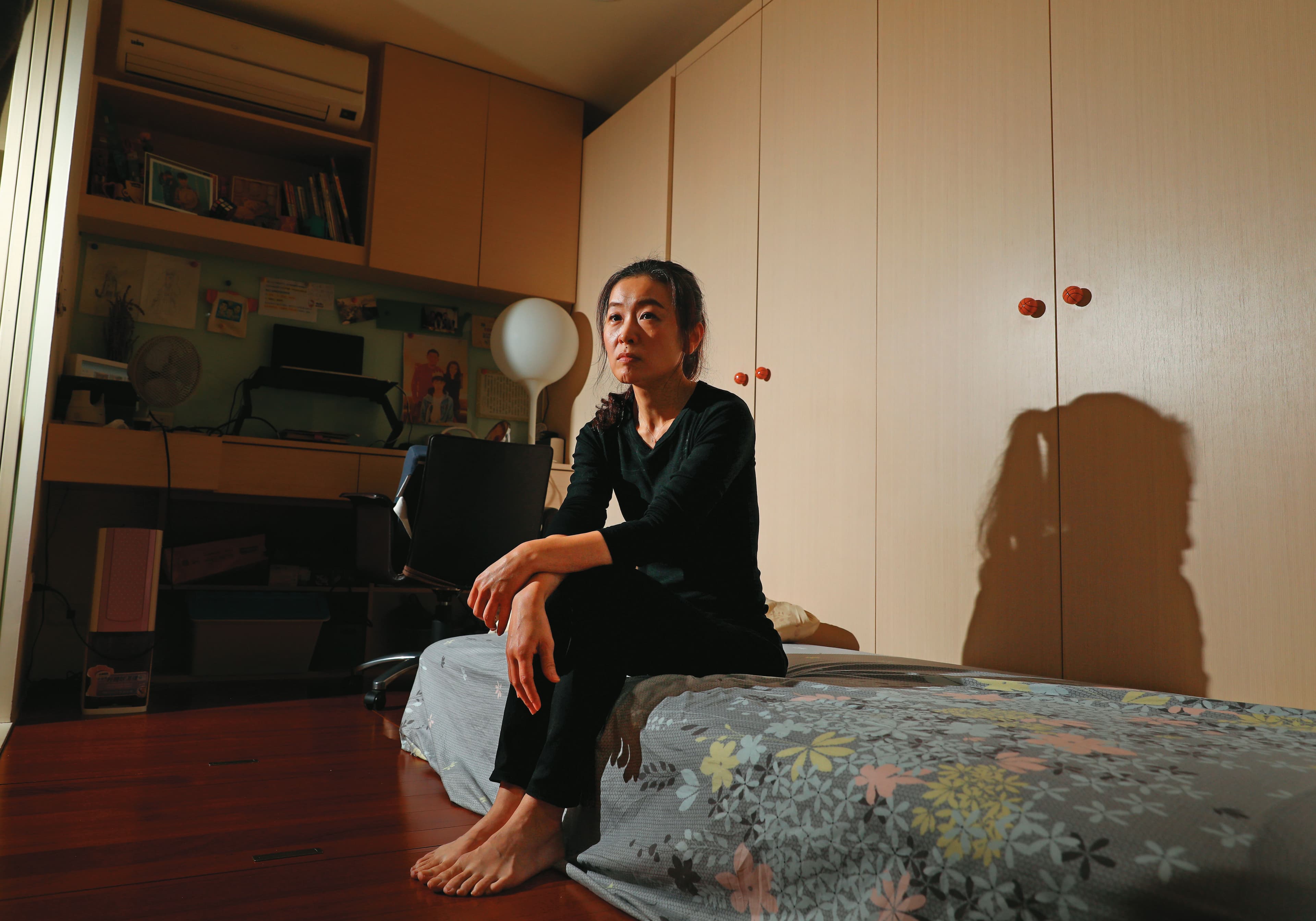 李星儀仍努力維持兒子房間的原貌和整潔,說:「他的床單、他的枕頭套,我都捨不得洗。」
