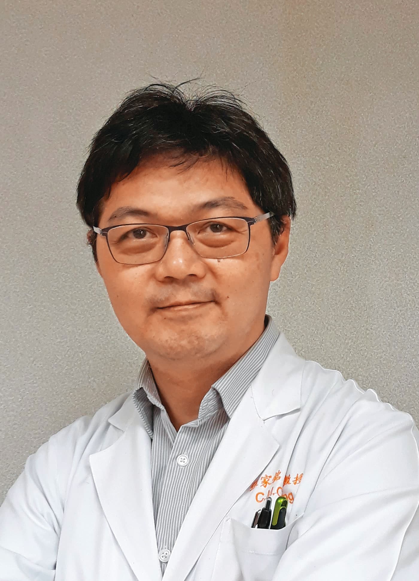 張家銘曾經對自殺汙名做過完整的研究和統計,他認為汙名不僅是自殺防治的阻礙,也會使遺族更難透過哀悼、分享的過程療傷。(張家銘提供)