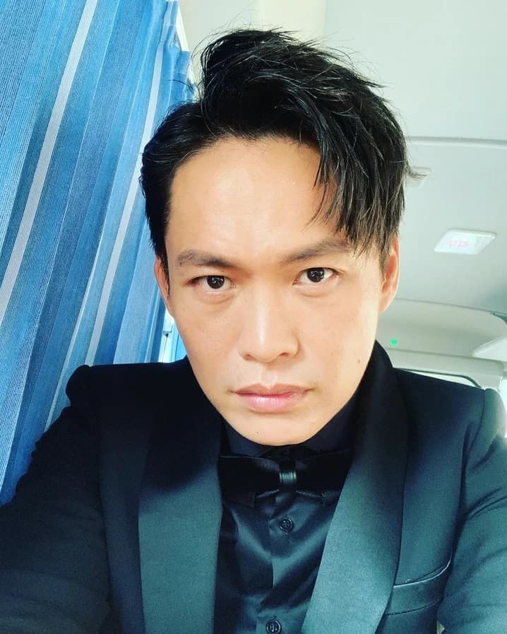 黃鐙輝因「先上車後補票」,第一次見到丈母娘場面充滿殺氣。(翻攝自黃鐙輝臉書)
