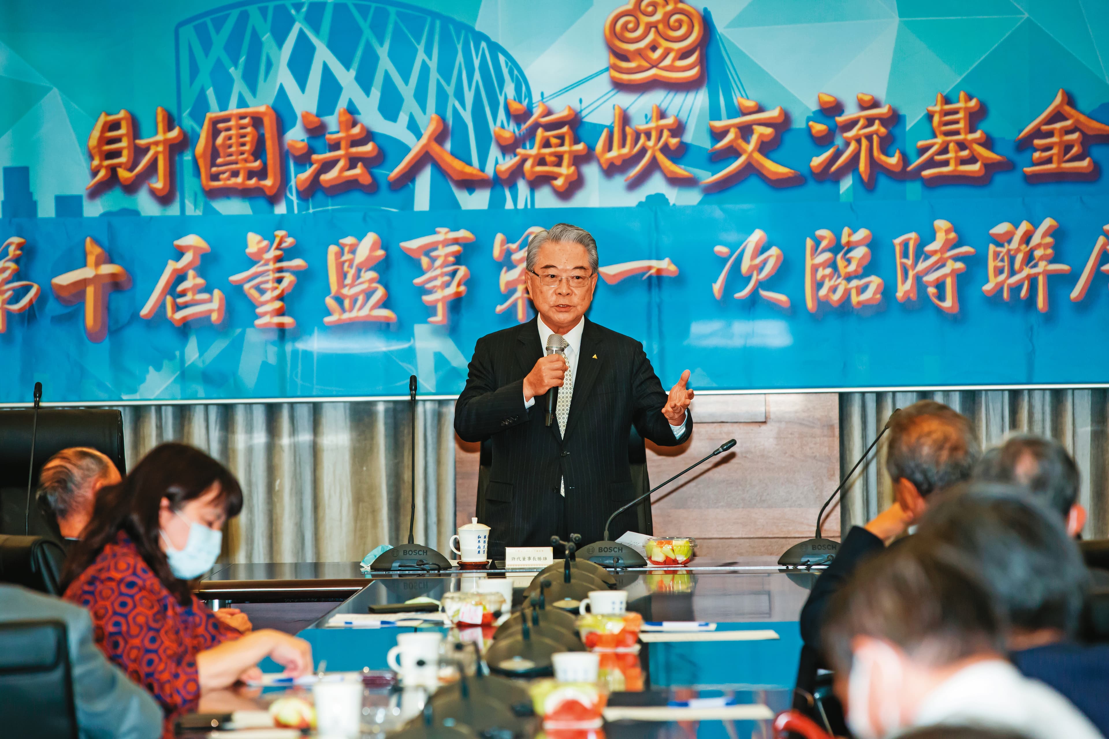 許勝雄是海基會代理董事長,他認為中國大陸內外經營環境的不確定性,是企業必須留意的風險。