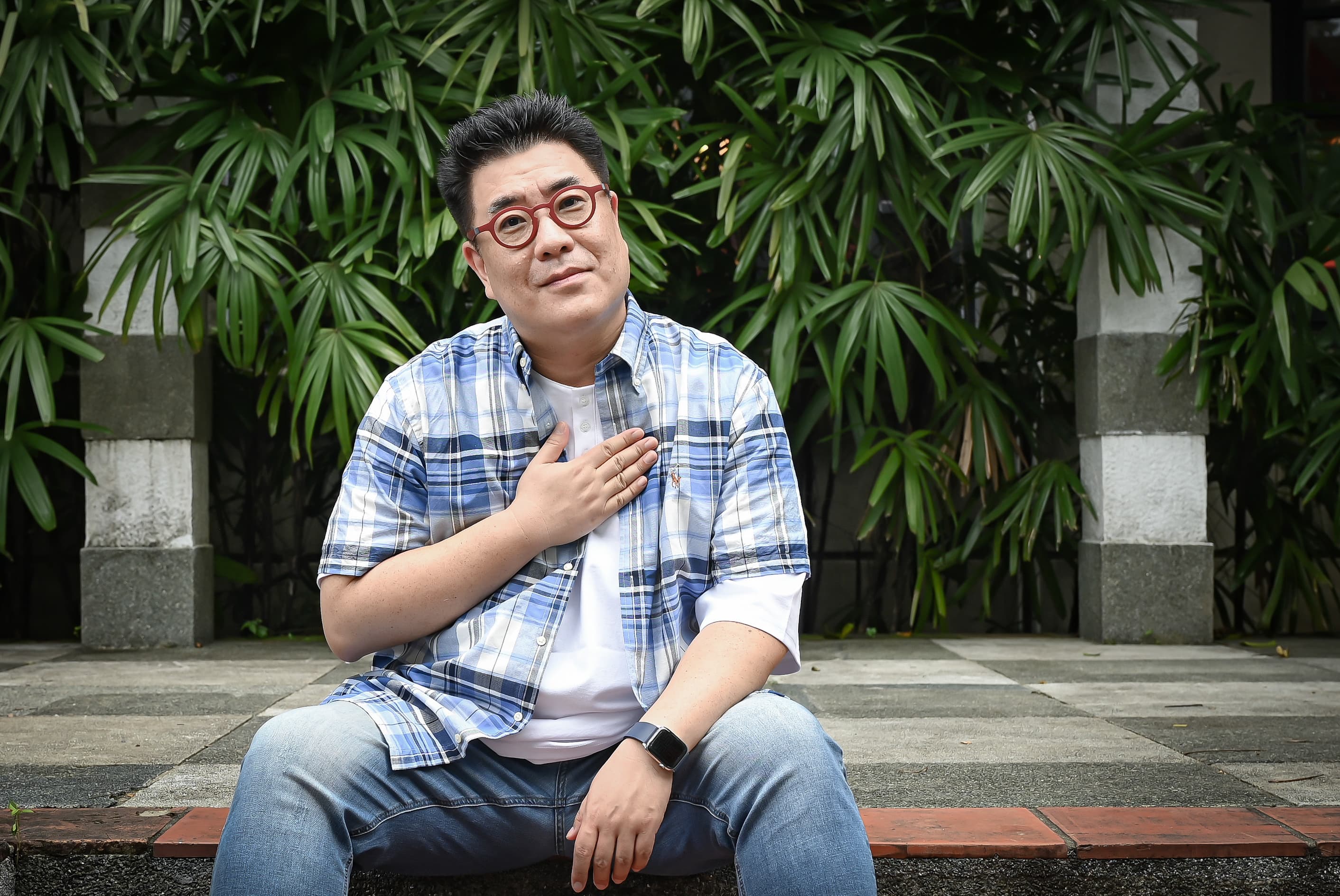 韓國編劇朴宰範首次來台超開心,與台灣媒體暢聊創作心情。(金馬影展提供)