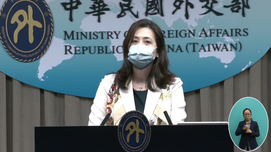 外交部發言人歐江安今(15日)在外交部例行記者會回答媒體提問。(翻攝自外交部YT頻道)