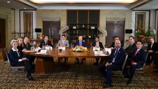 拜登與G7領袖緊急開會討論波蘭的狀況。(翻自BBC)