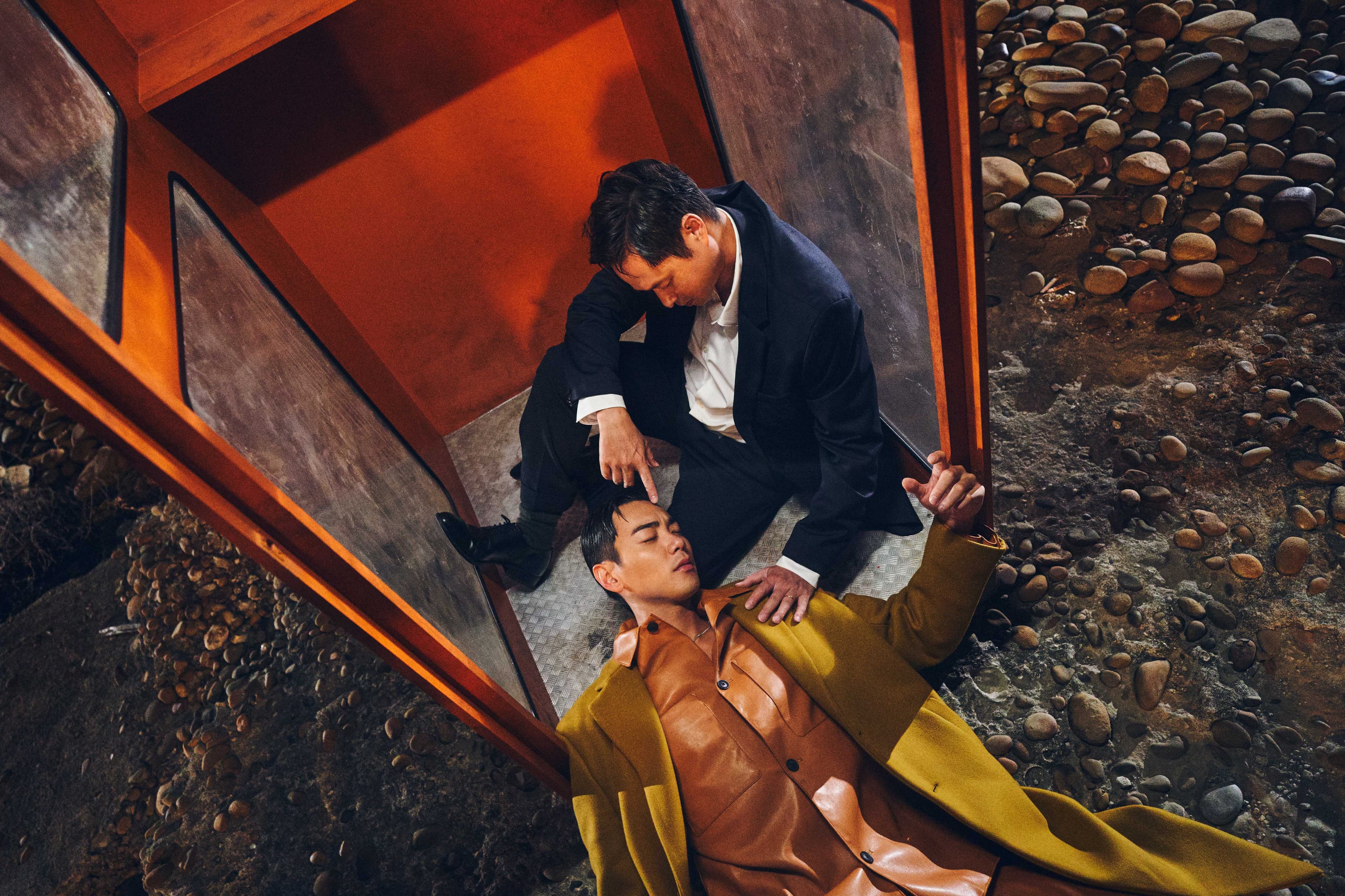 電影帝后級卡司助陣MV,禾浩辰、鄭有傑上演男男戀。(索尼音樂)