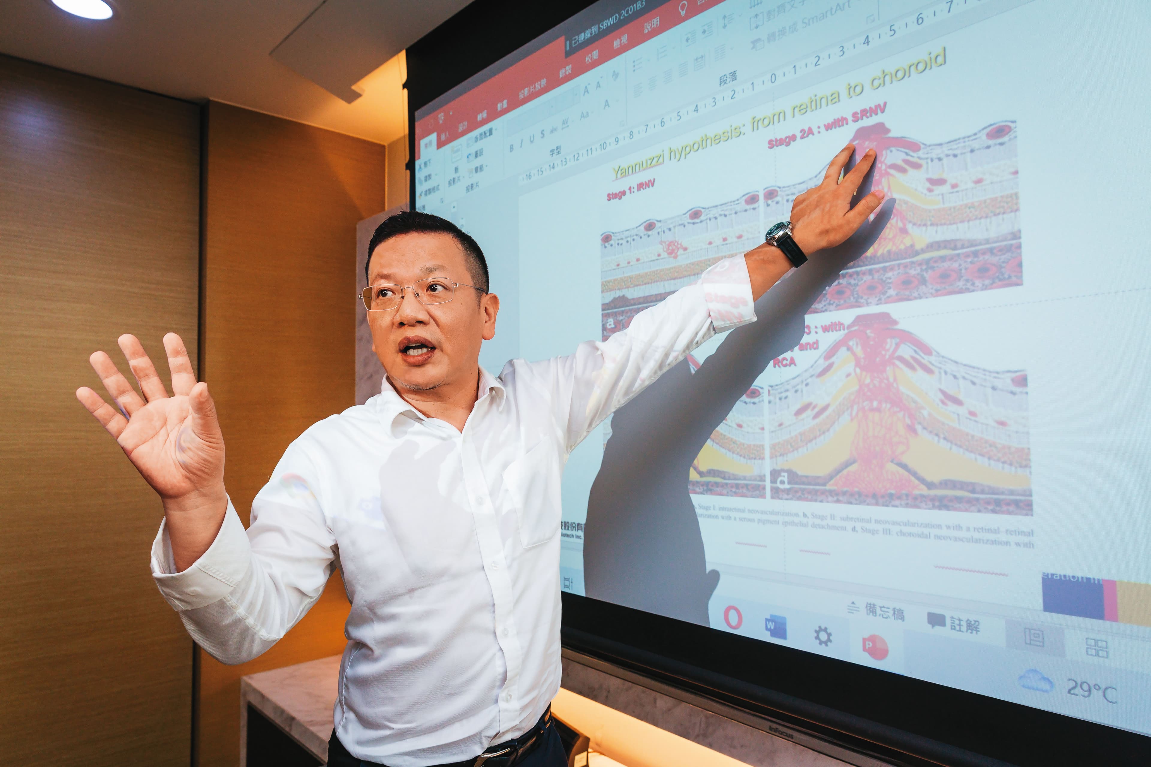 碩德生技執行副總黃冠榕指出,自工研院技轉的眼藥水,比起Eylea等眼內注射藥物,更容易被病患接受。