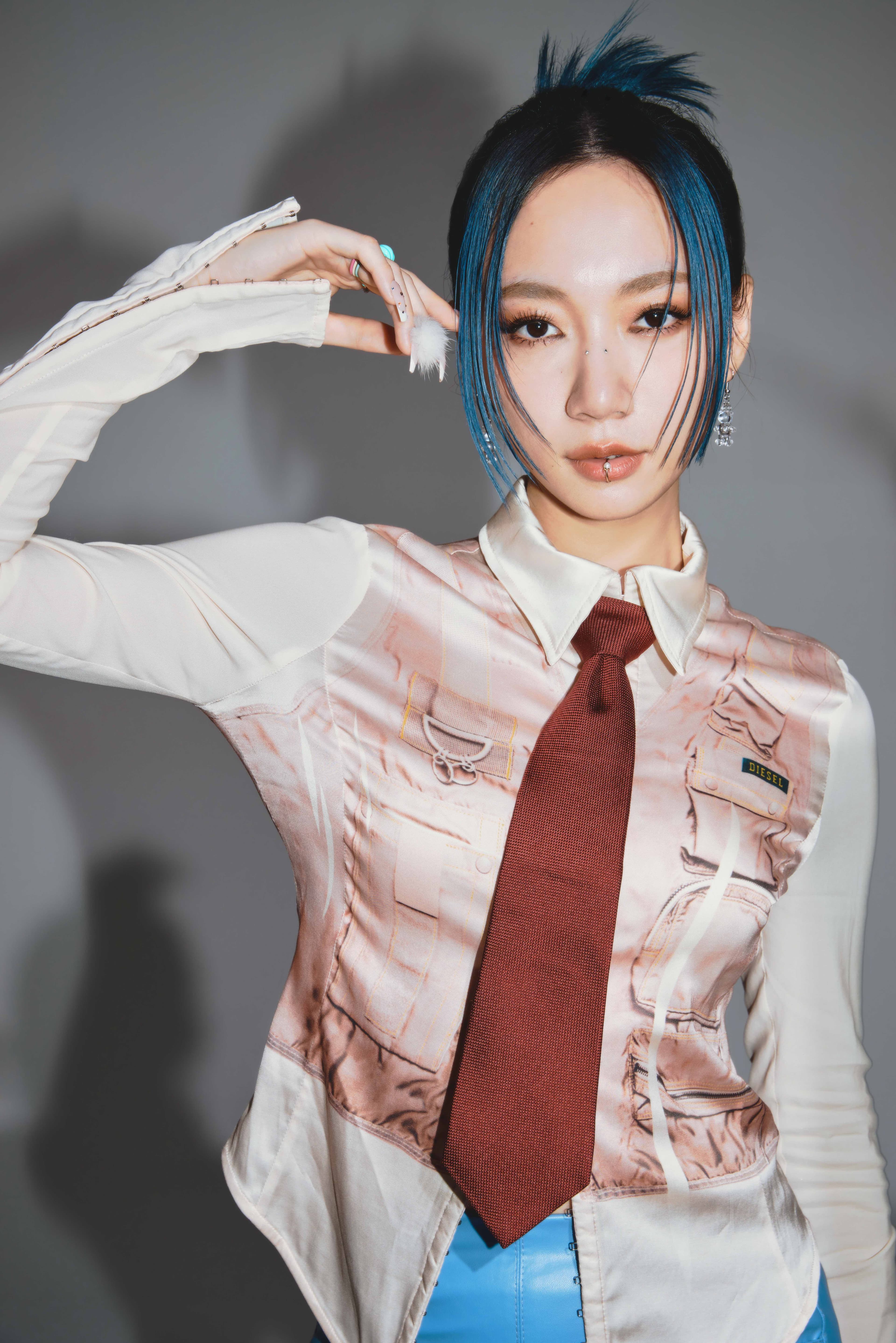 吳卓源 Julia將推出第5張全新專輯《IDFK》。