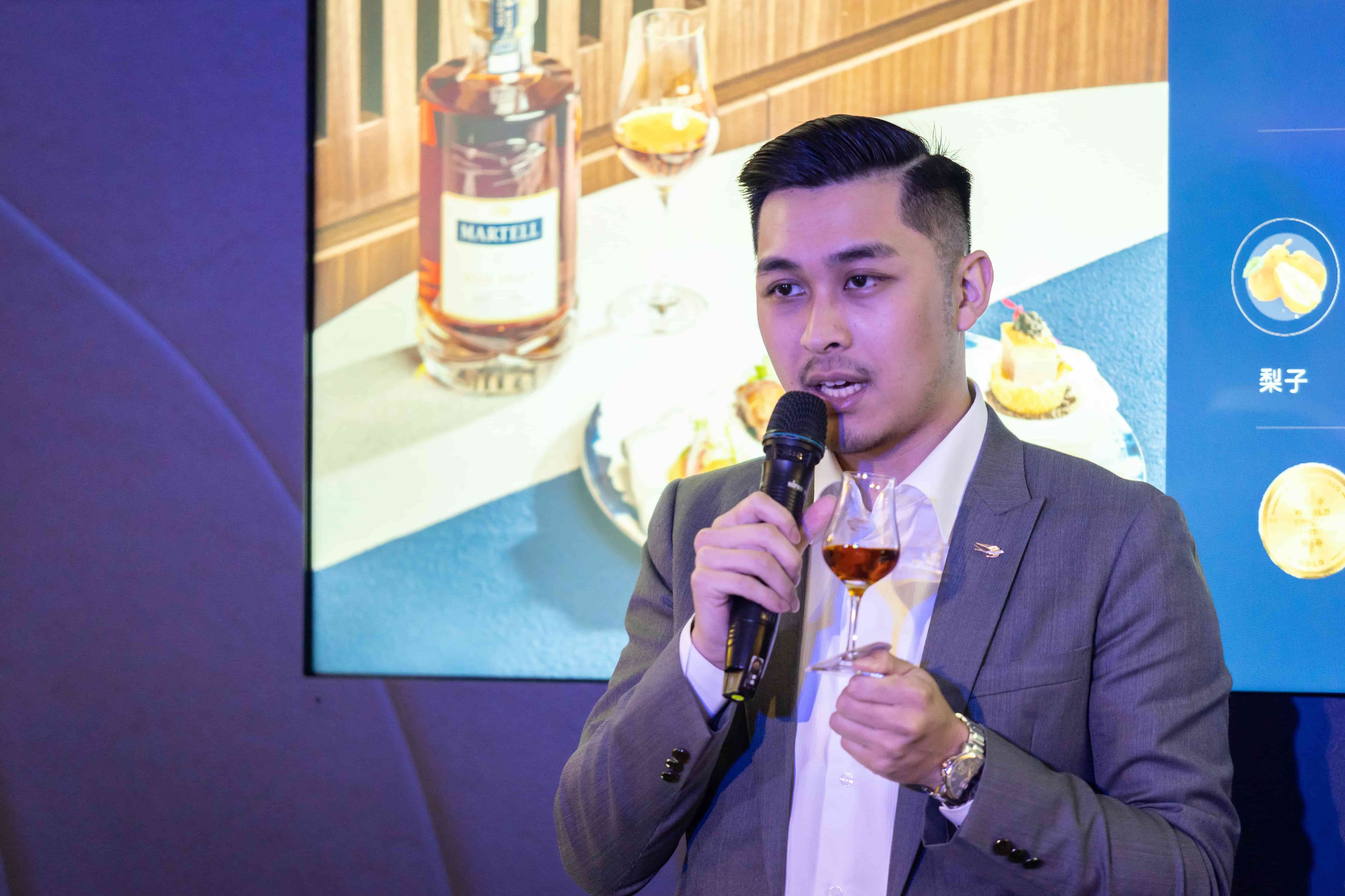 品牌大使Timothy談酒、解析起馬爹利家族的歷史,相當生動且鉅細靡遺。