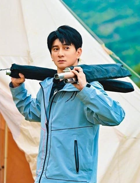 網友一致認為「台灣男星吳奇隆」堪稱男人典範。(翻攝自吳奇隆微博)