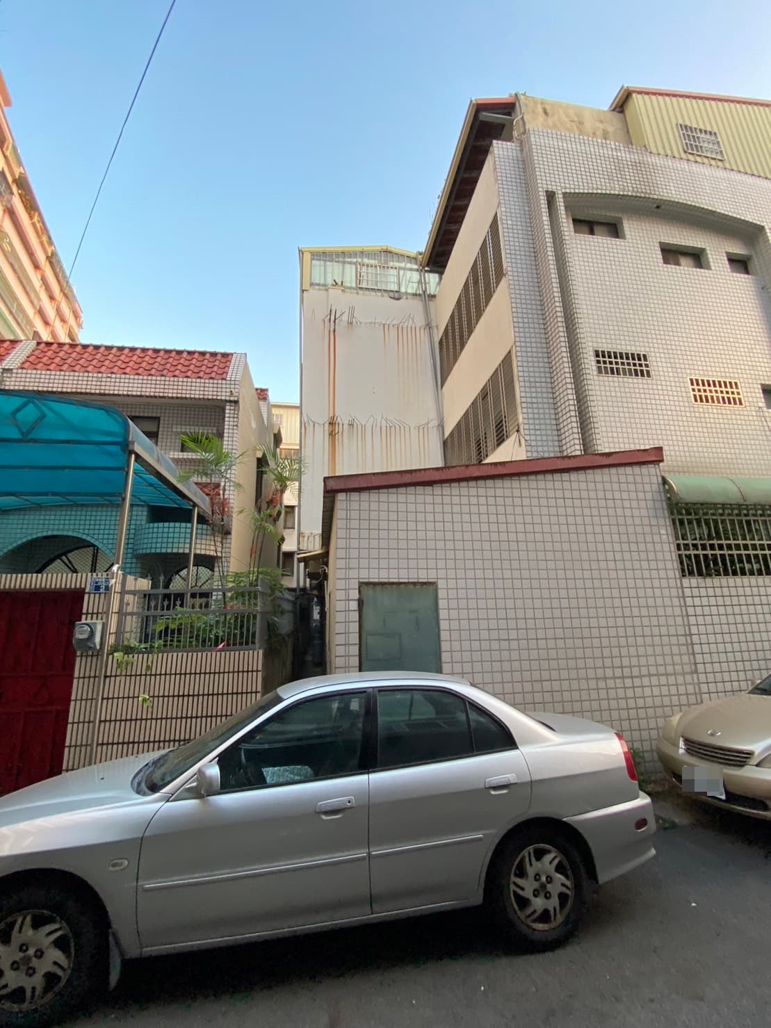 張麗善違建另一角。（立委劉建國辦公室提供）
