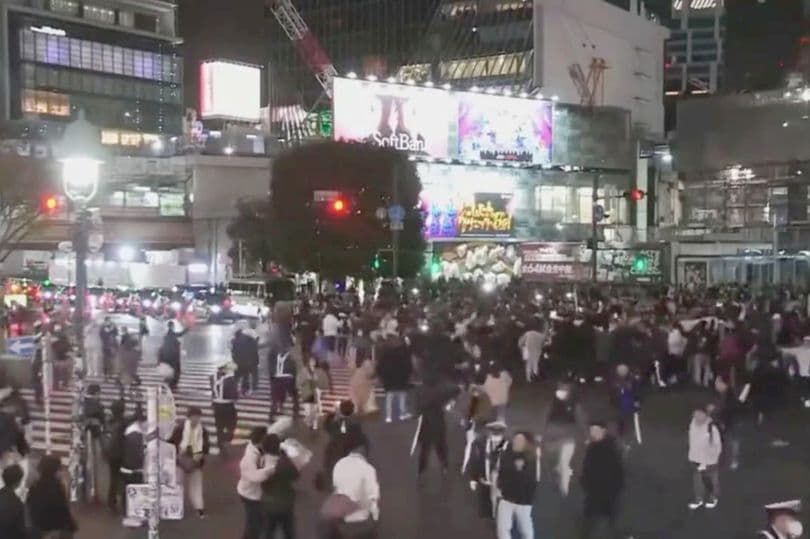 東京澀谷的「有秩序暴動」引發國際球迷熱議。(翻自推特)