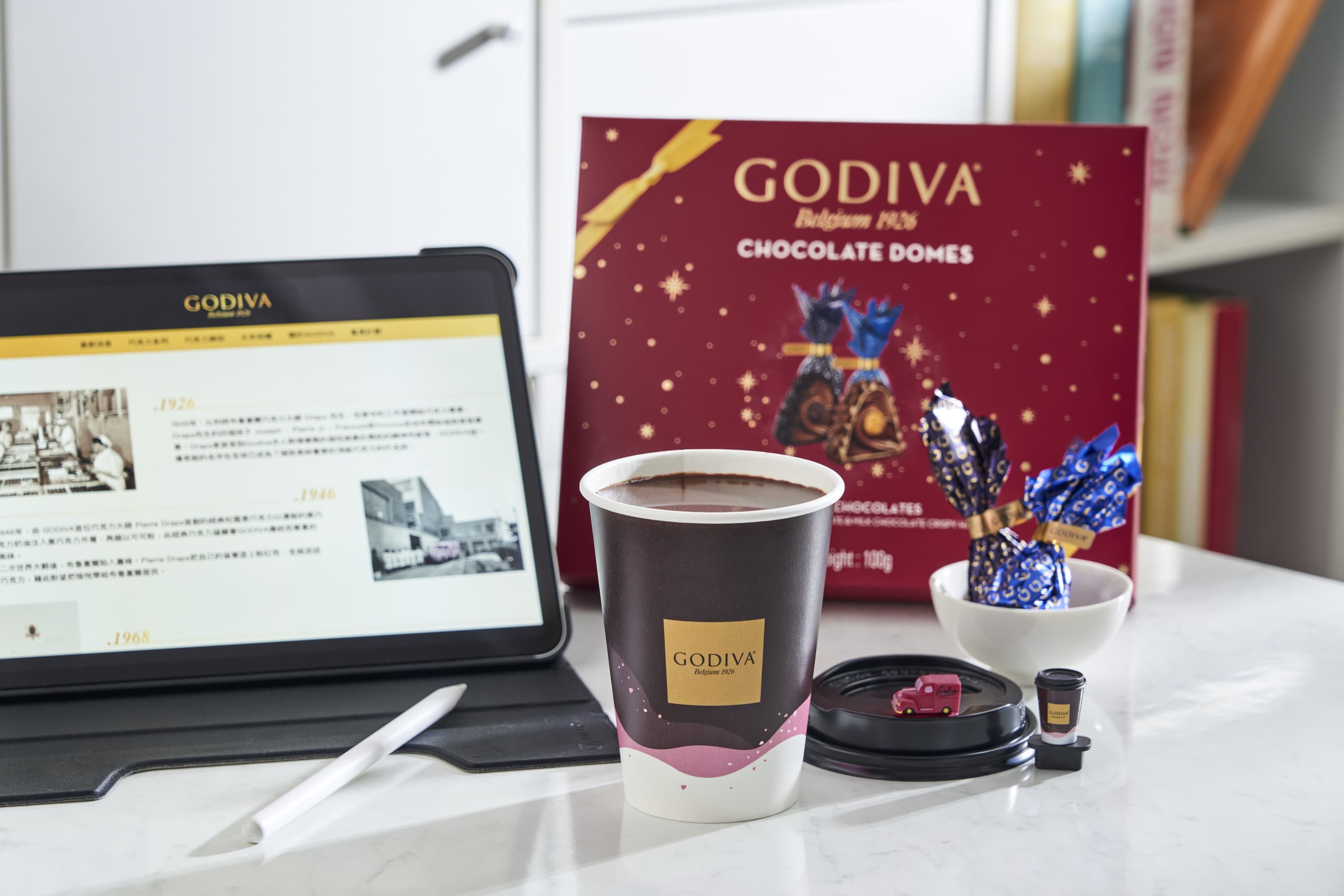 由GODIVA巧克力大師監製調配,以品牌經典黑巧克力為基底,搭配稀有喜馬拉雅粉紅鹽,香甜不膩的柔滑滋味綿延。(GODIVA提供)