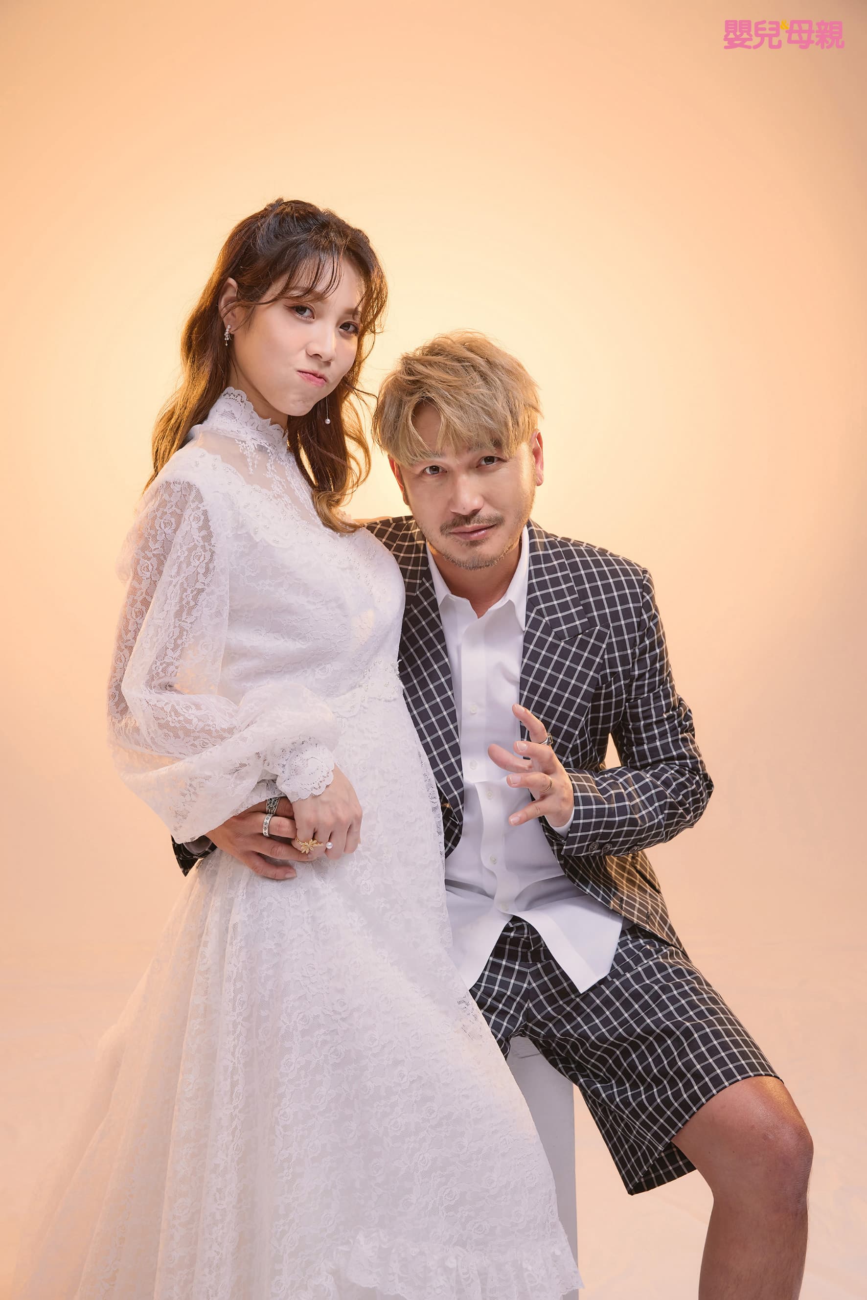 小倆口難得一起同框受訪,拍攝時Rita六個月身孕。(《嬰兒與母親》提供)